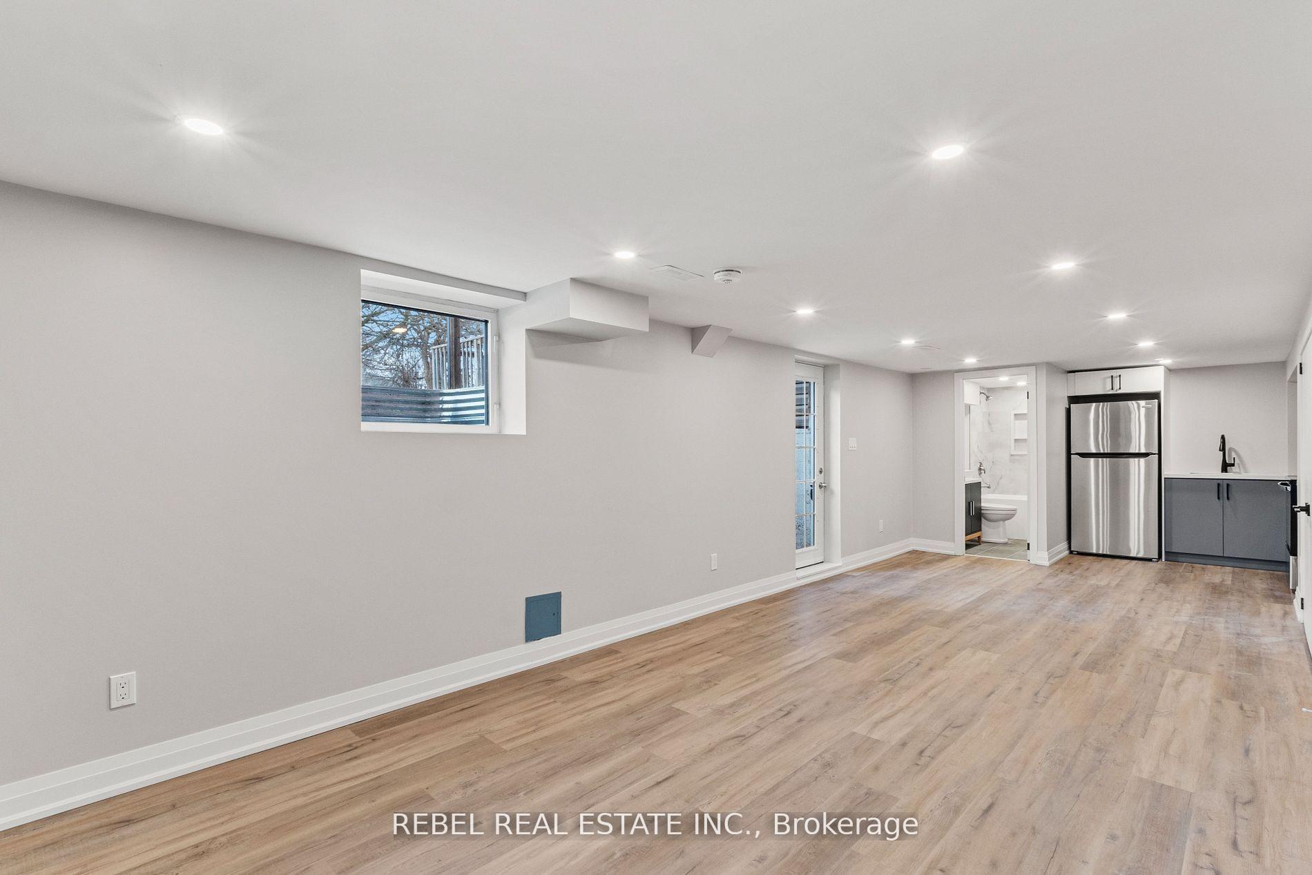 Photo 6 of Unit 2, 332 Cadillac Avenue S, Oshawa, Central — HOMEH
