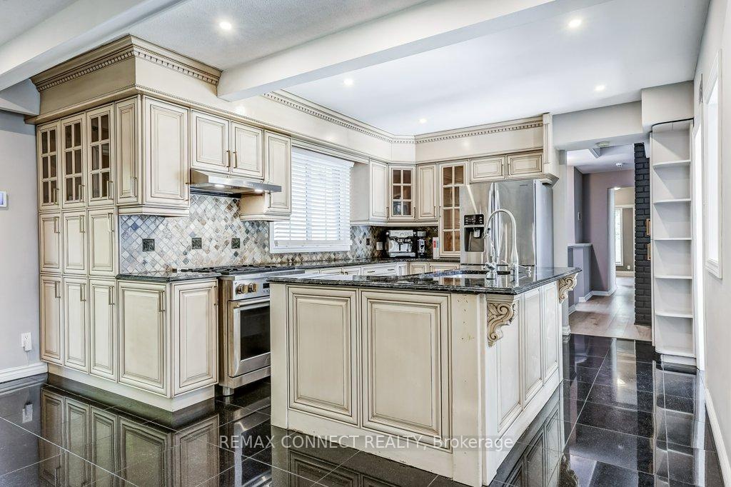 Photo 6 of 70 Dunstall Crescent, Scarborough, West Hill — HOMEH