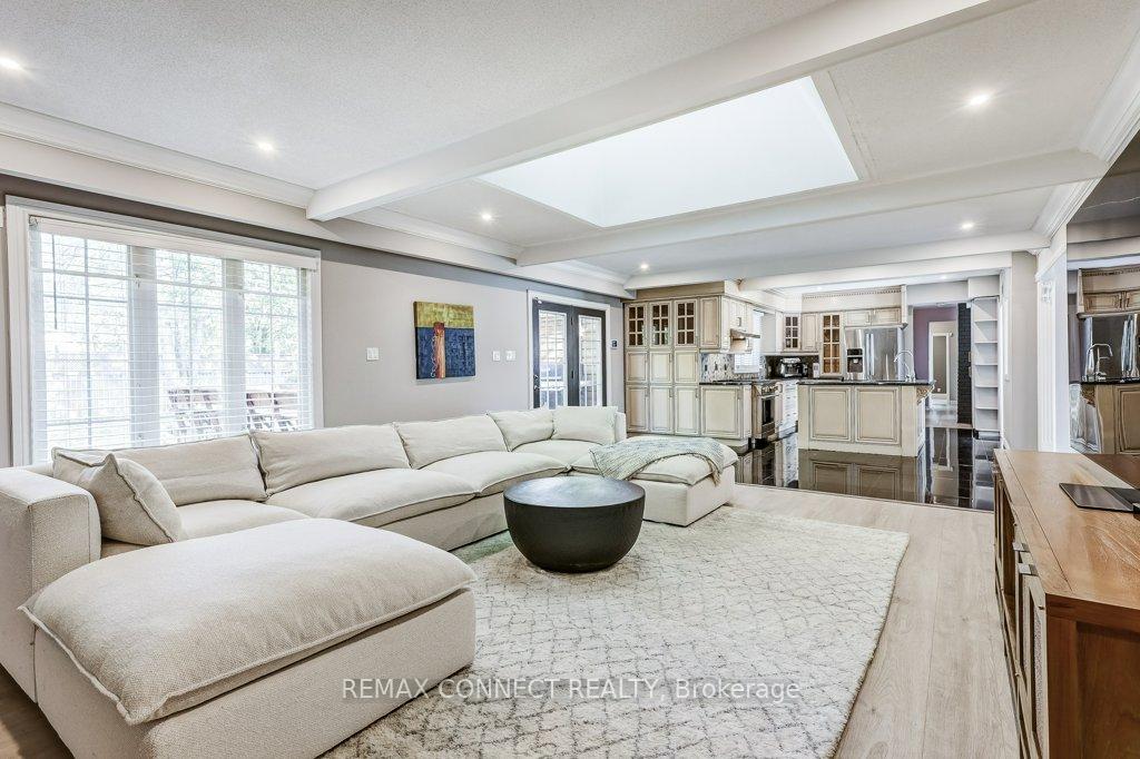 Photo 8 of 70 Dunstall Crescent, Scarborough, West Hill — HOMEH