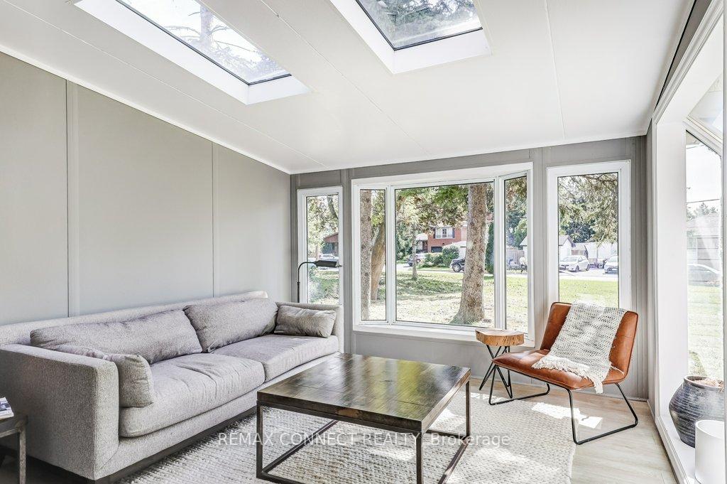 Photo 12 of 70 Dunstall Crescent, Scarborough, West Hill — HOMEH