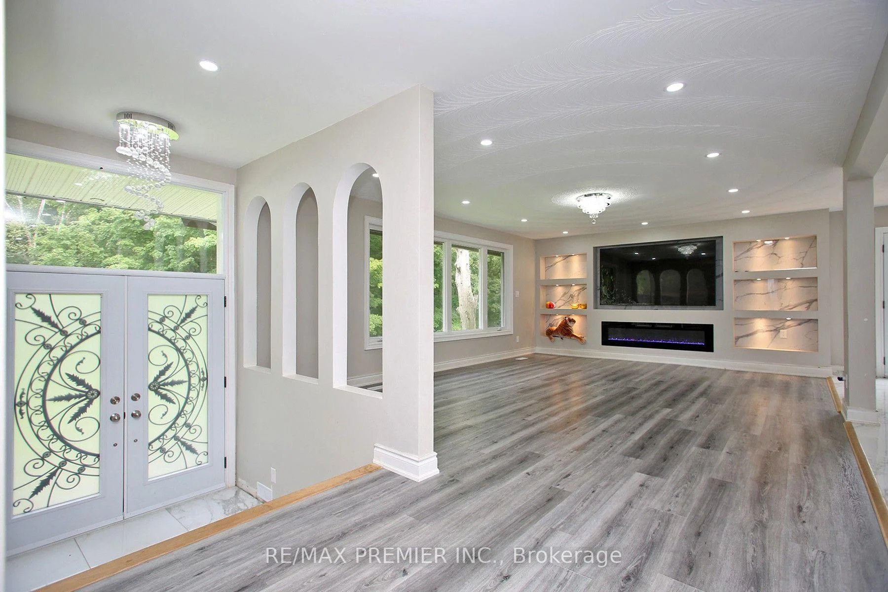 Photo 5 of 4430 Liberty Street N, Clarington, Rural Clarington — HOMEH