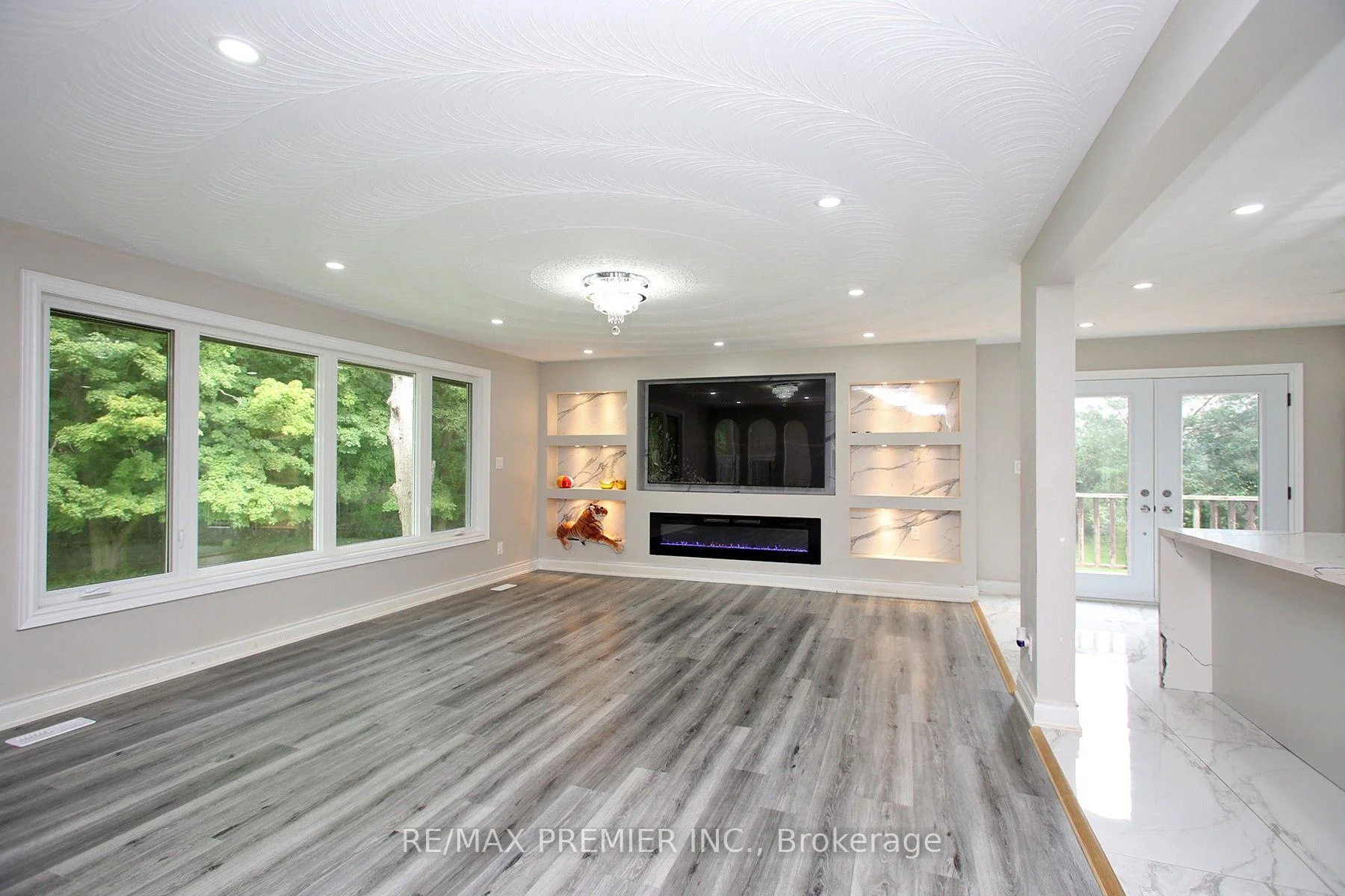 Photo 7 of 4430 Liberty Street N, Clarington, Rural Clarington — HOMEH