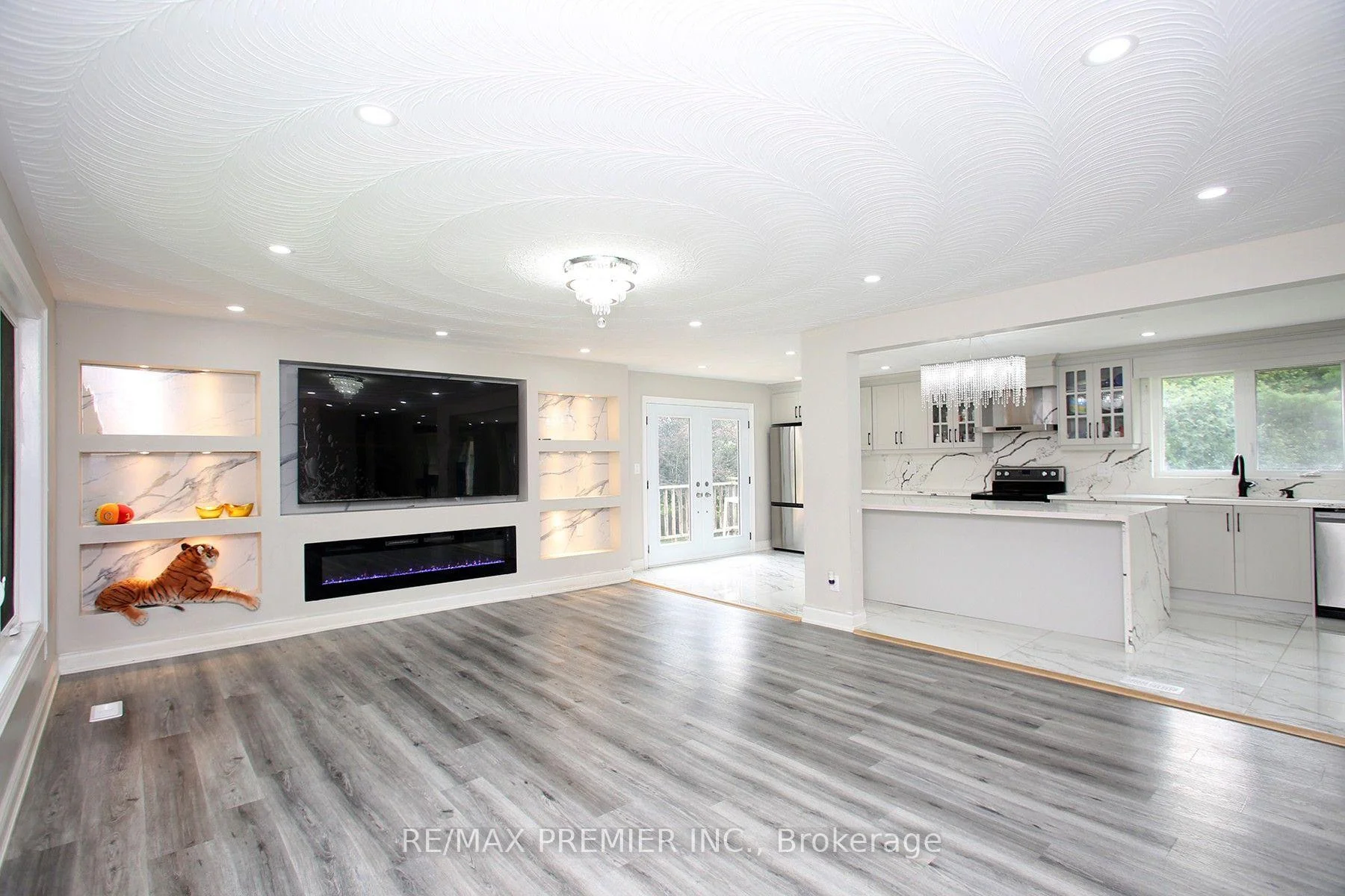 Photo 9 of 4430 Liberty Street N, Clarington, Rural Clarington — HOMEH