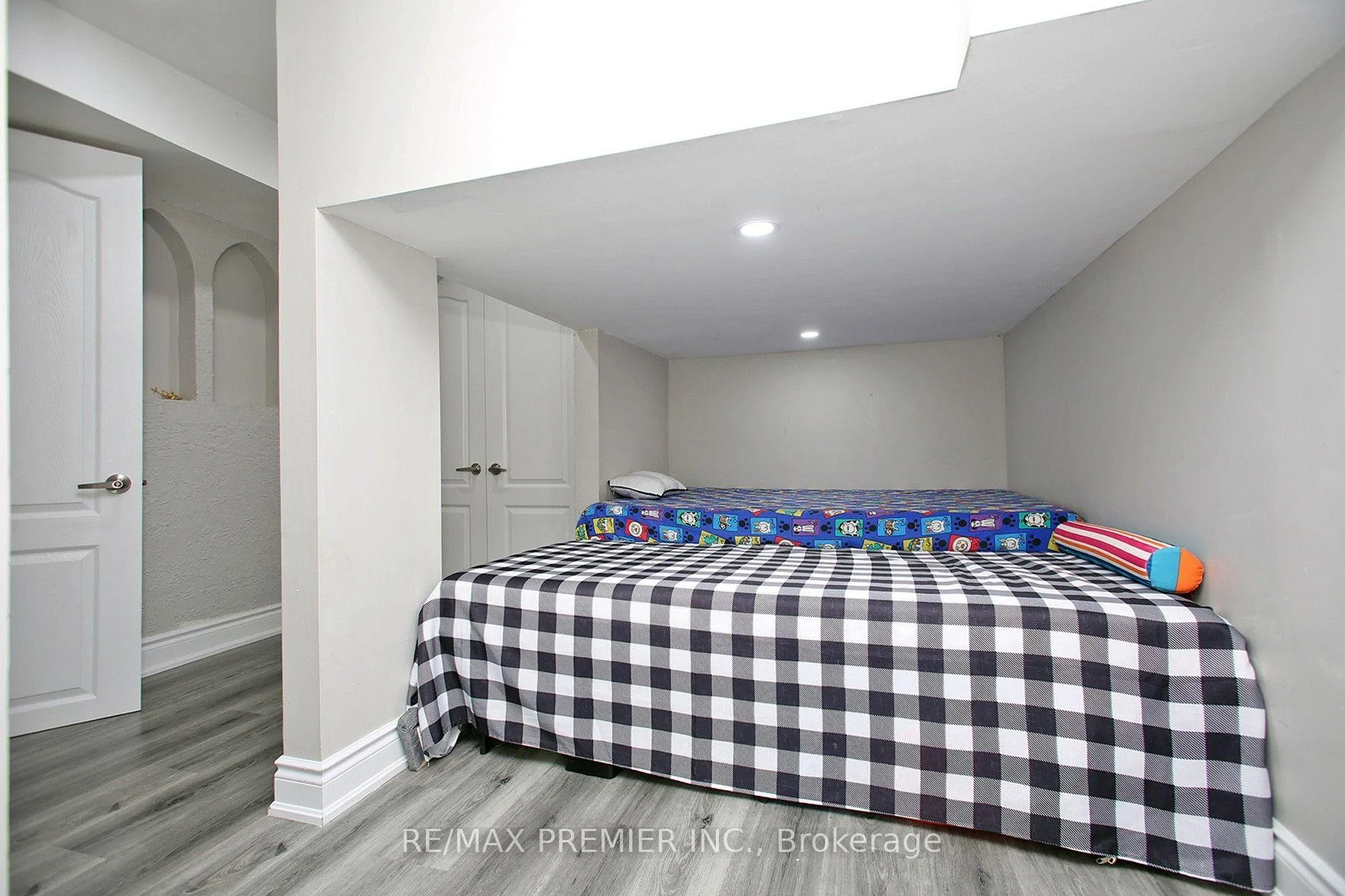 Photo 34 of 4430 Liberty Street N, Clarington, Rural Clarington — HOMEH