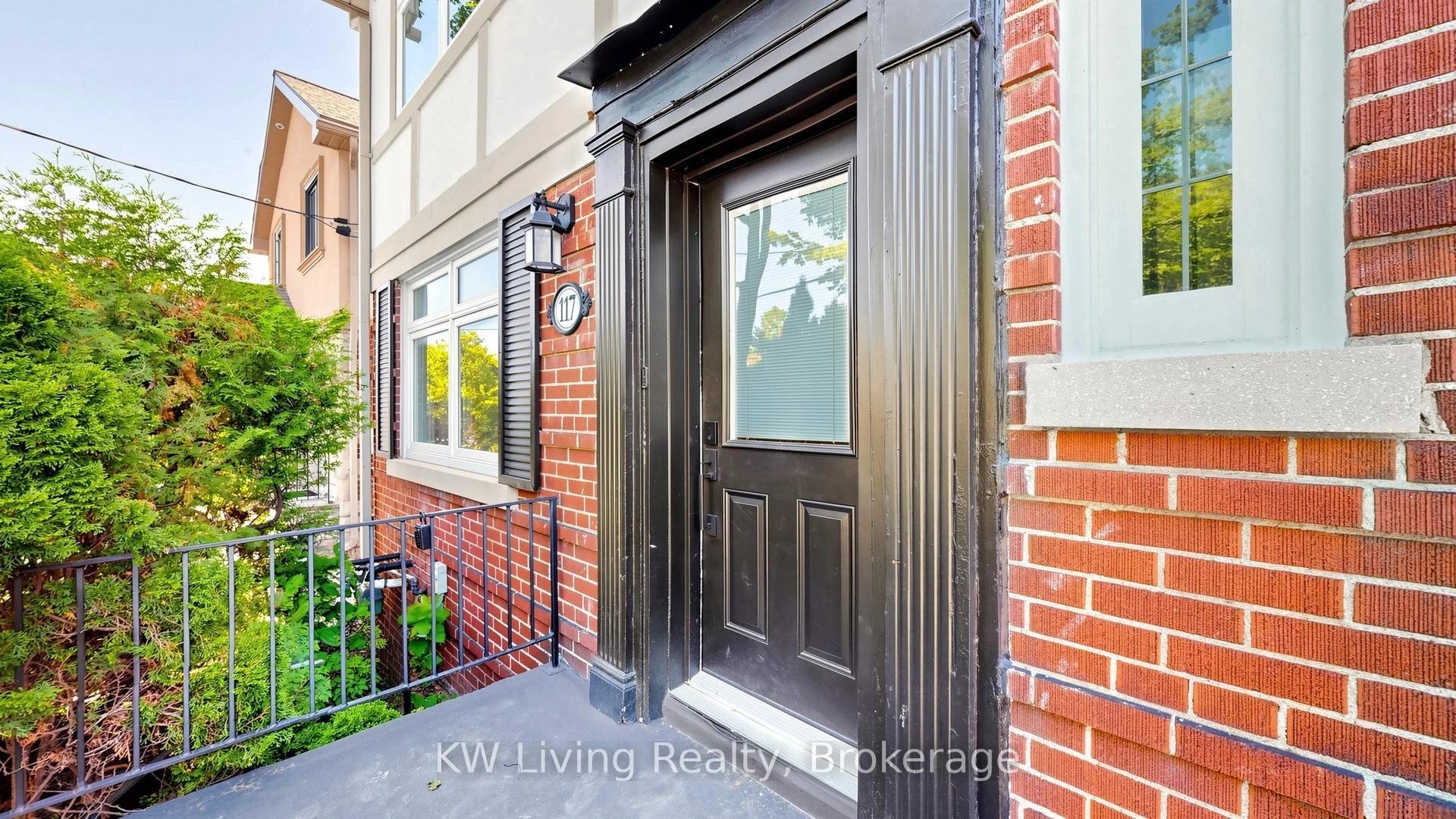 Photo 1 of 117 Sutherland Drive, Toronto, Leaside — HOMEH