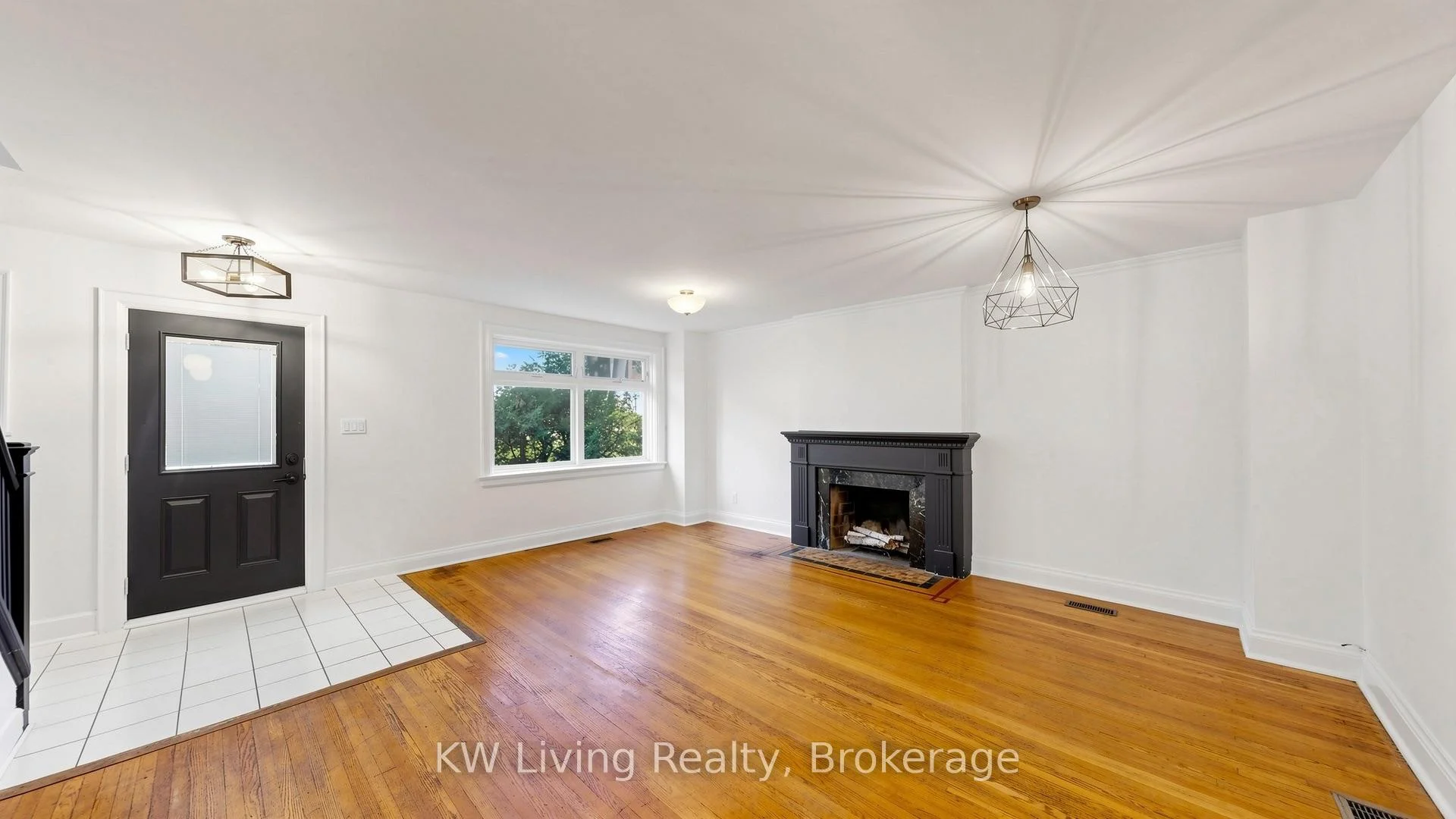 Photo 5 of 117 Sutherland Drive, Toronto, Leaside — HOMEH