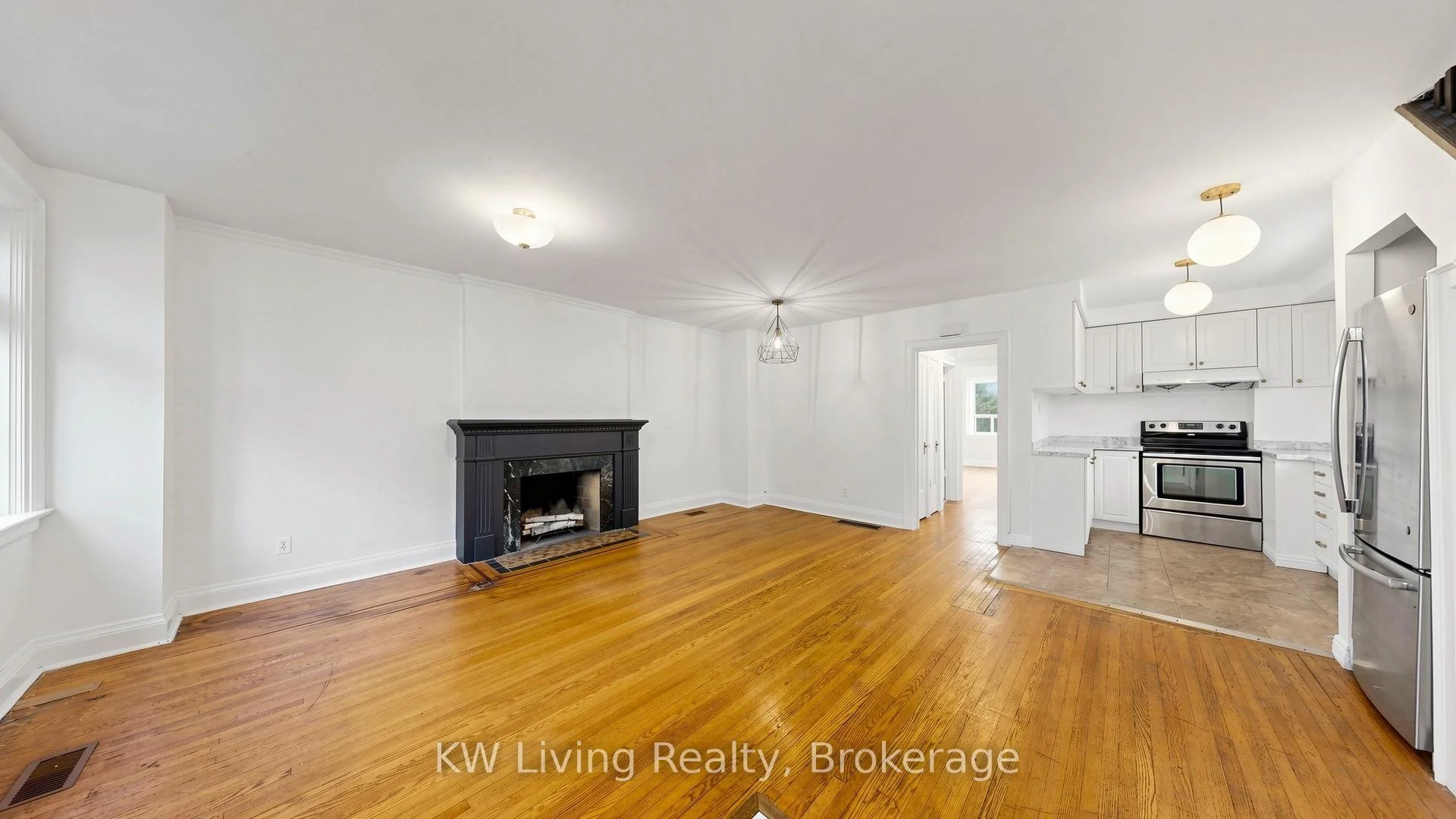 Photo 8 of 117 Sutherland Drive, Toronto, Leaside — HOMEH