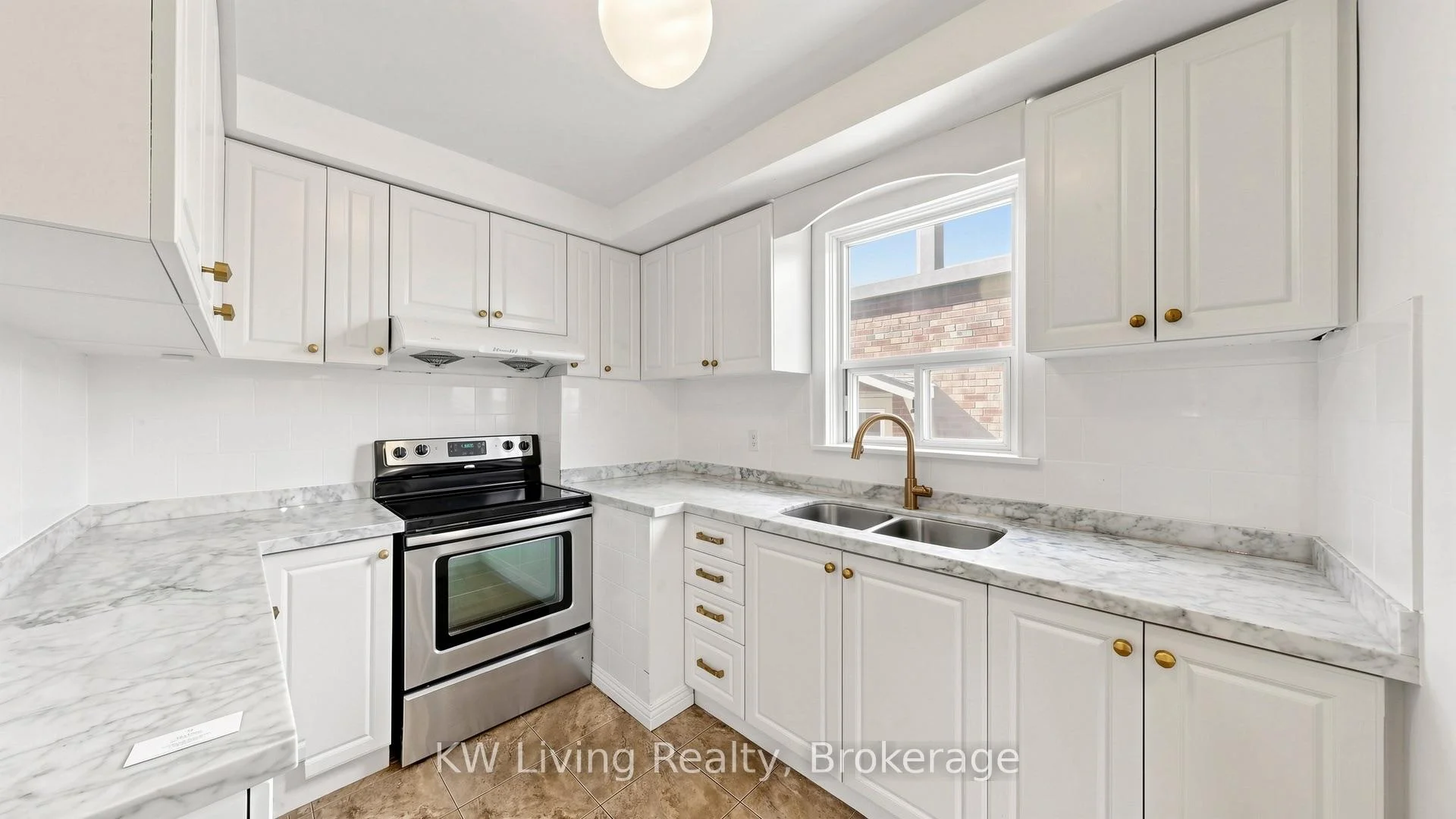Photo 9 of 117 Sutherland Drive, Toronto, Leaside — HOMEH
