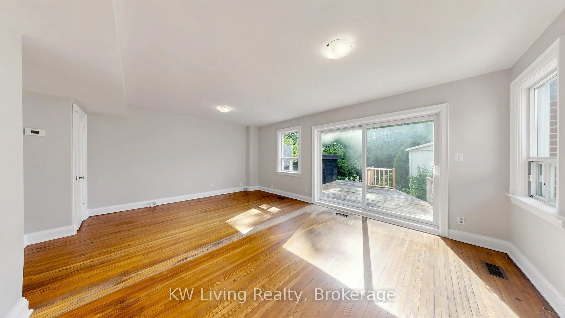 Photo 12 of 117 Sutherland Drive, Toronto, Leaside — HOMEH