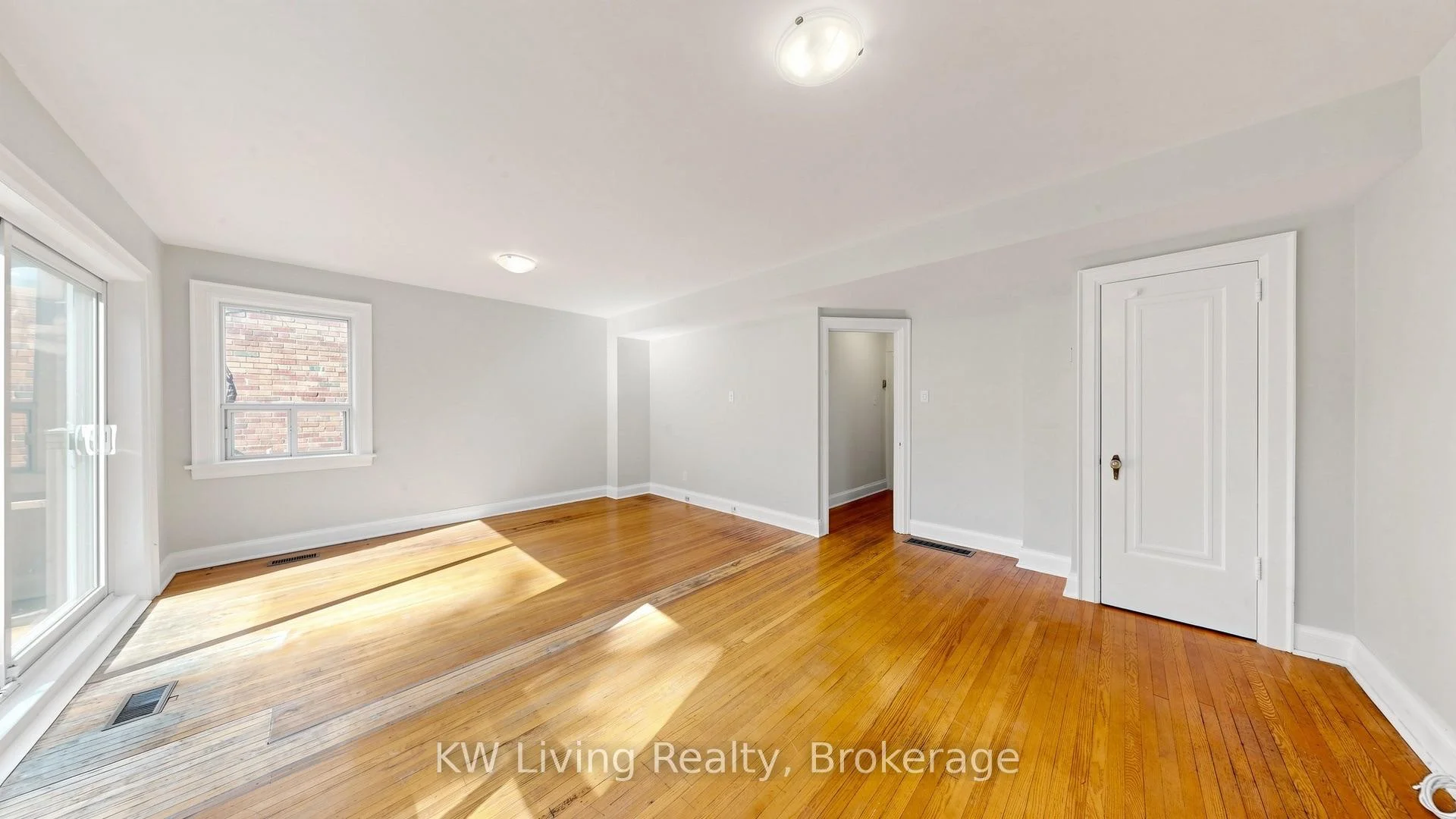 Photo 14 of 117 Sutherland Drive, Toronto, Leaside — HOMEH