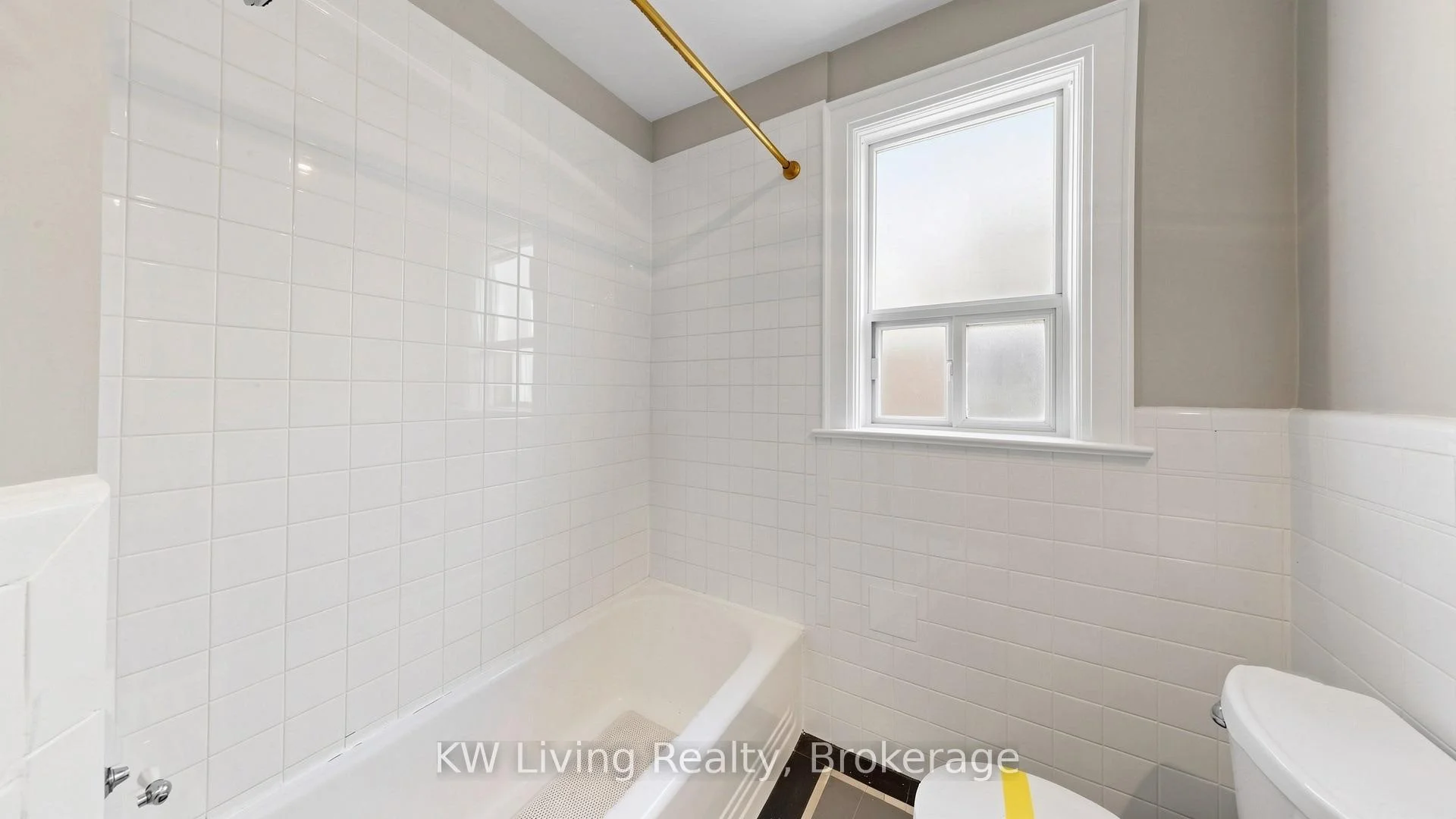 Photo 16 of 117 Sutherland Drive, Toronto, Leaside — HOMEH