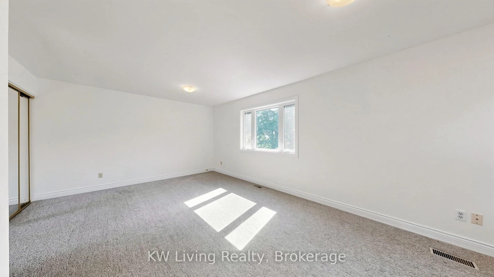 Photo 21 of 117 Sutherland Drive, Toronto, Leaside — HOMEH