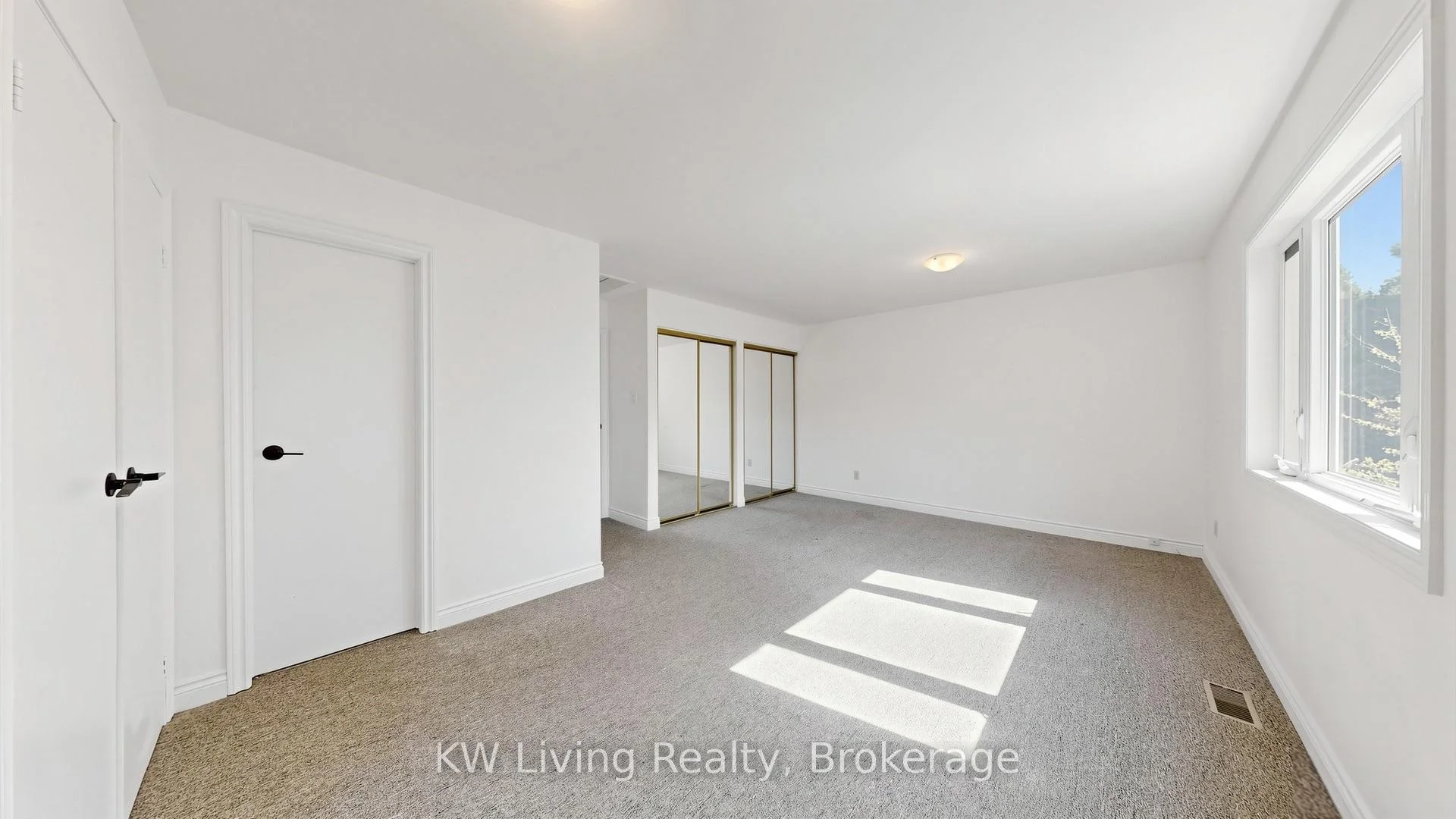 Photo 22 of 117 Sutherland Drive, Toronto, Leaside — HOMEH