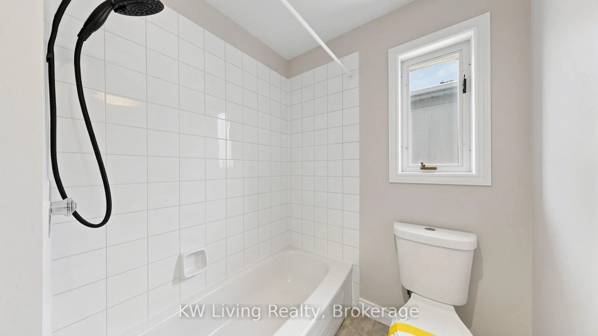 Photo 32 of 117 Sutherland Drive, Toronto, Leaside — HOMEH