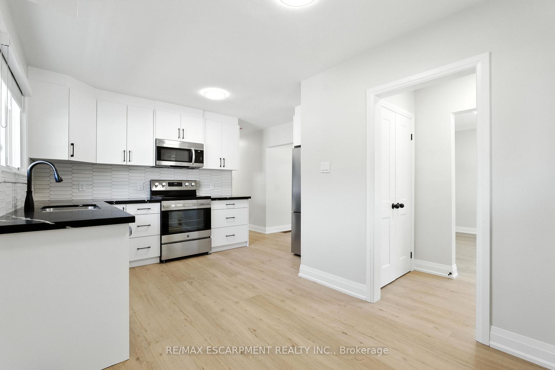 Photo 5 of 929 Upper Ottawa Street, Hamilton, Berrisfield — HOMEH
