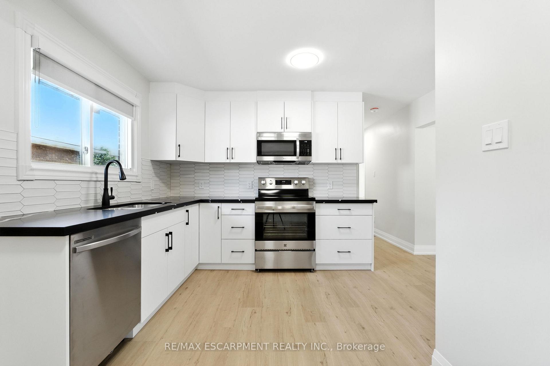 Photo 6 of 929 Upper Ottawa Street, Hamilton, Berrisfield — HOMEH
