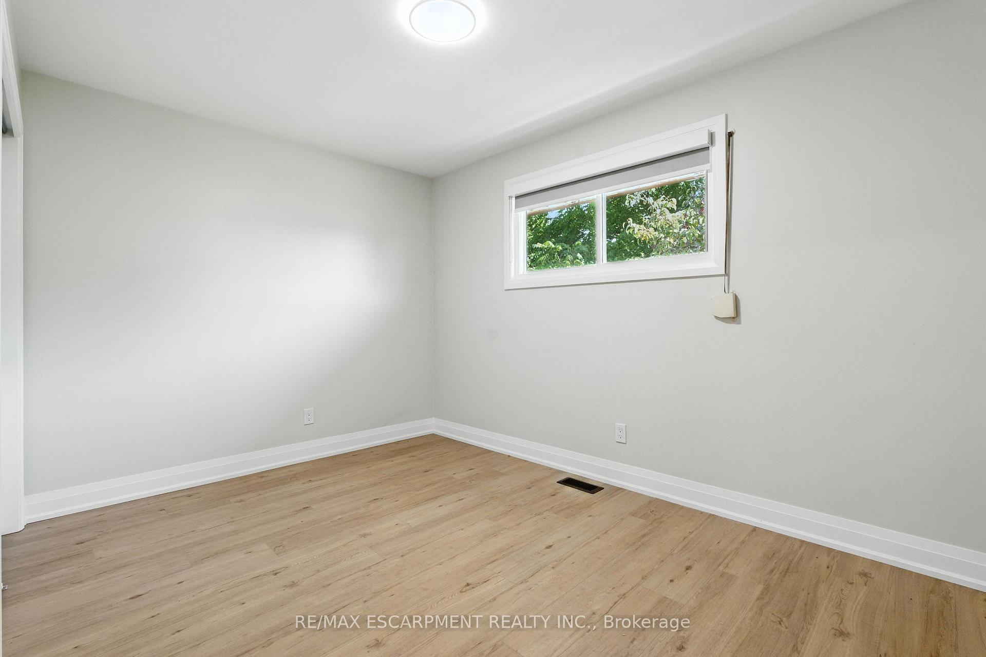 Photo 12 of 929 Upper Ottawa Street, Hamilton, Berrisfield — HOMEH