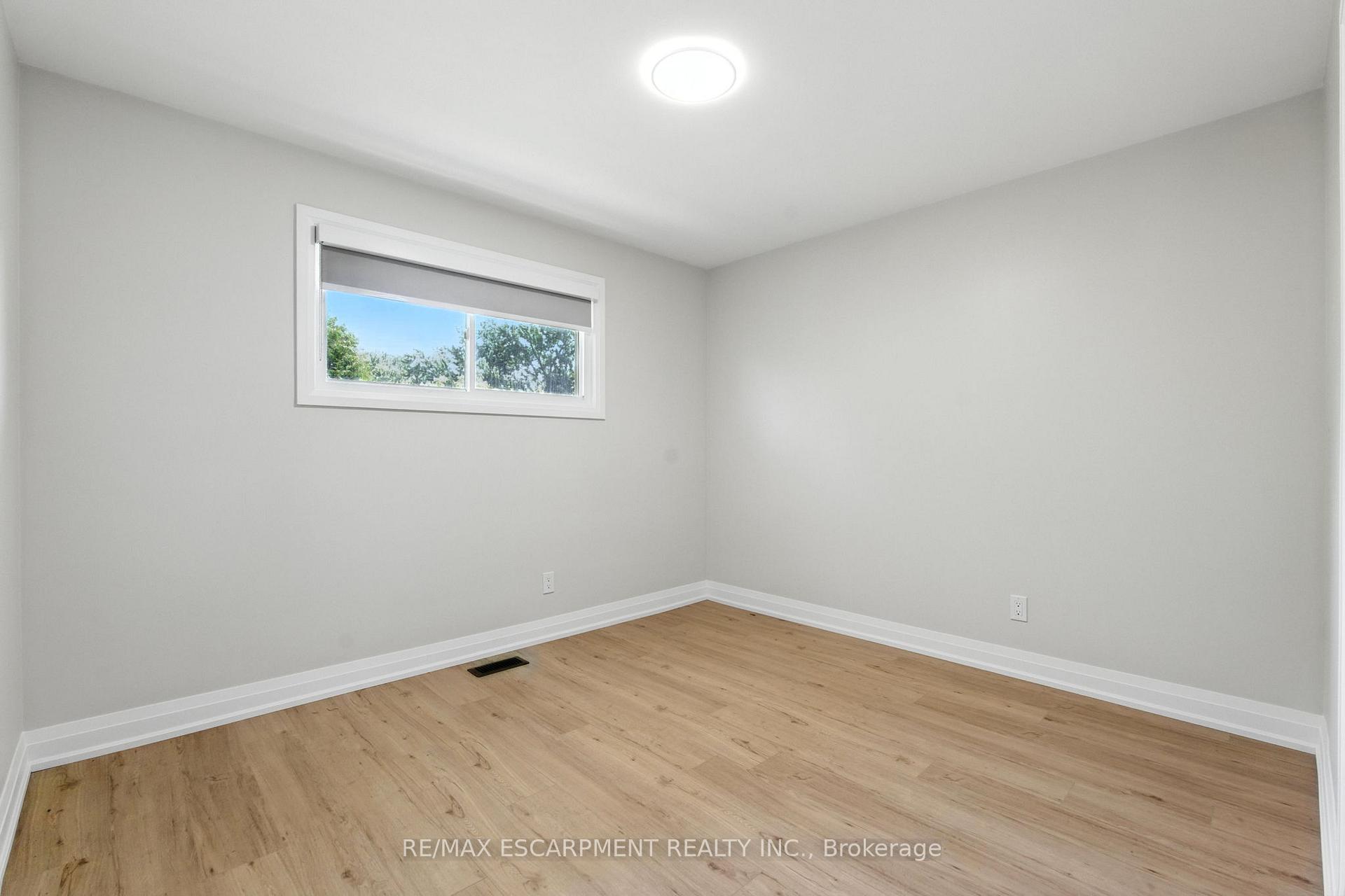 Photo 14 of 929 Upper Ottawa Street, Hamilton, Berrisfield — HOMEH