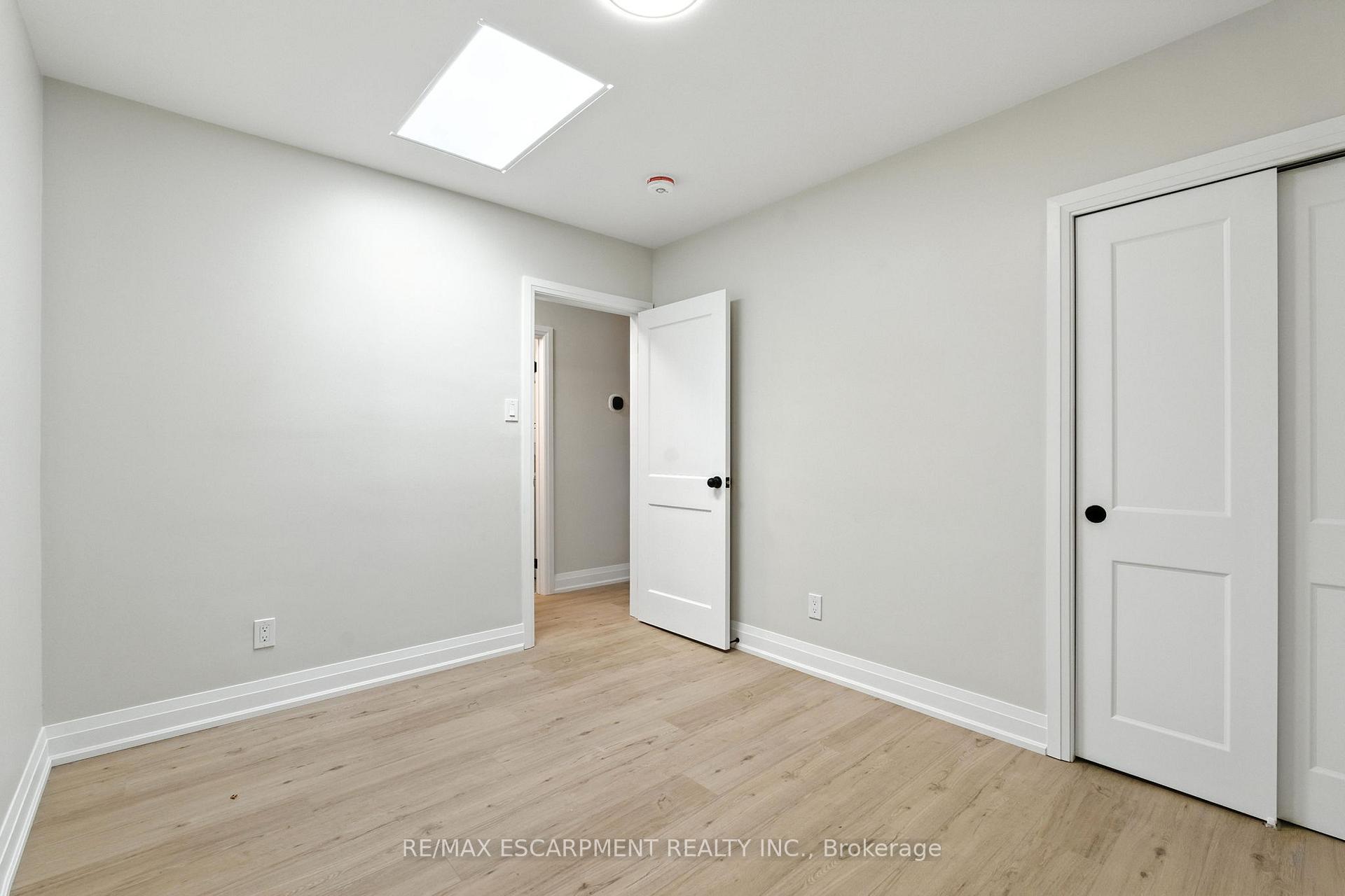 Photo 17 of 929 Upper Ottawa Street, Hamilton, Berrisfield — HOMEH