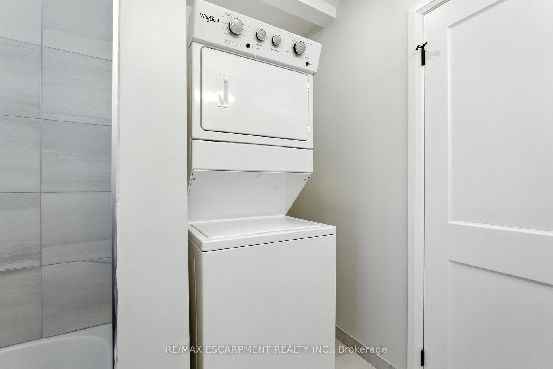 Photo 20 of 929 Upper Ottawa Street, Hamilton, Berrisfield — HOMEH