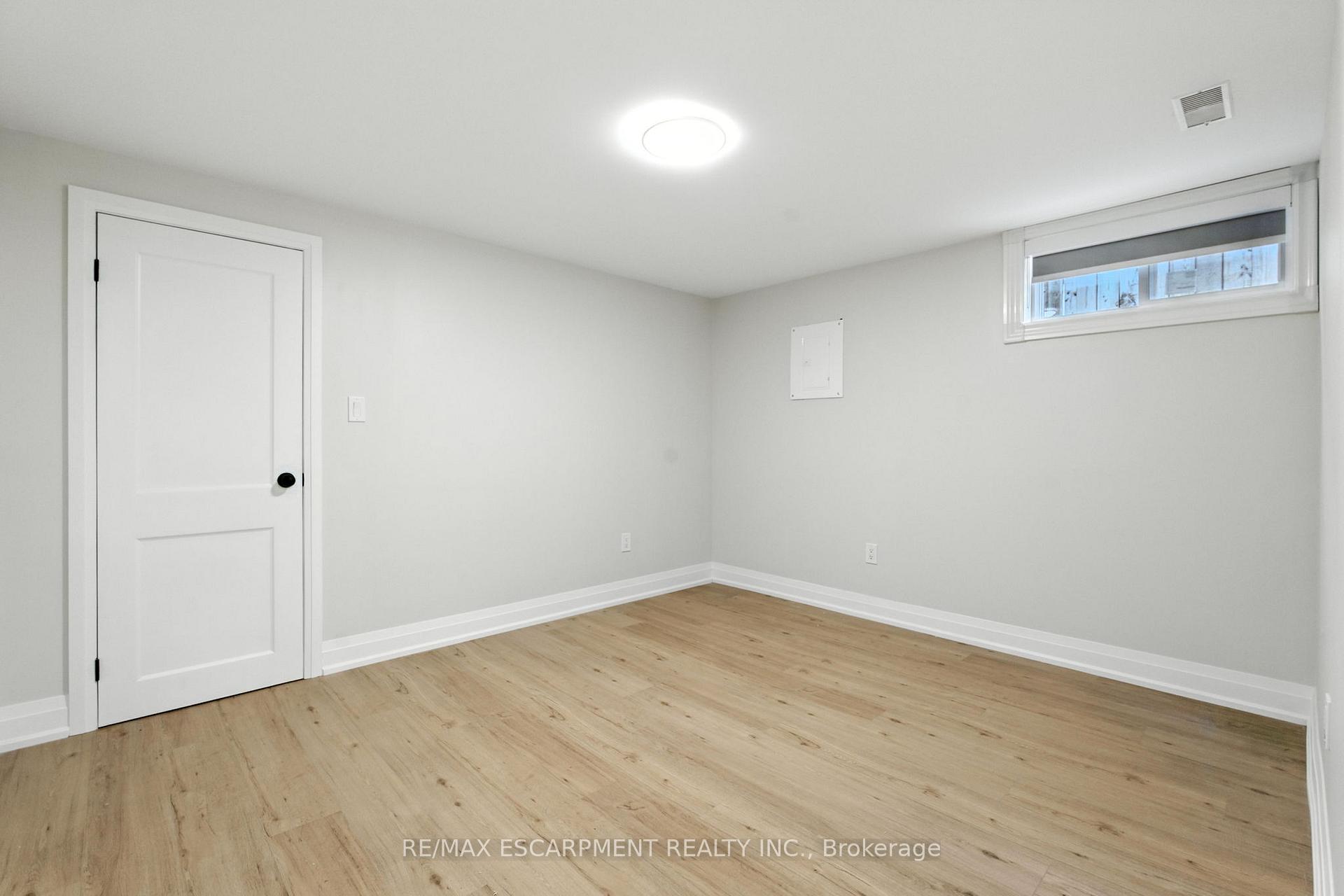 Photo 27 of 929 Upper Ottawa Street, Hamilton, Berrisfield — HOMEH