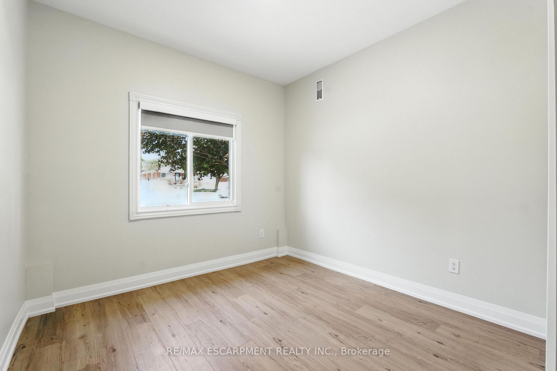 Photo 33 of 929 Upper Ottawa Street, Hamilton, Berrisfield — HOMEH
