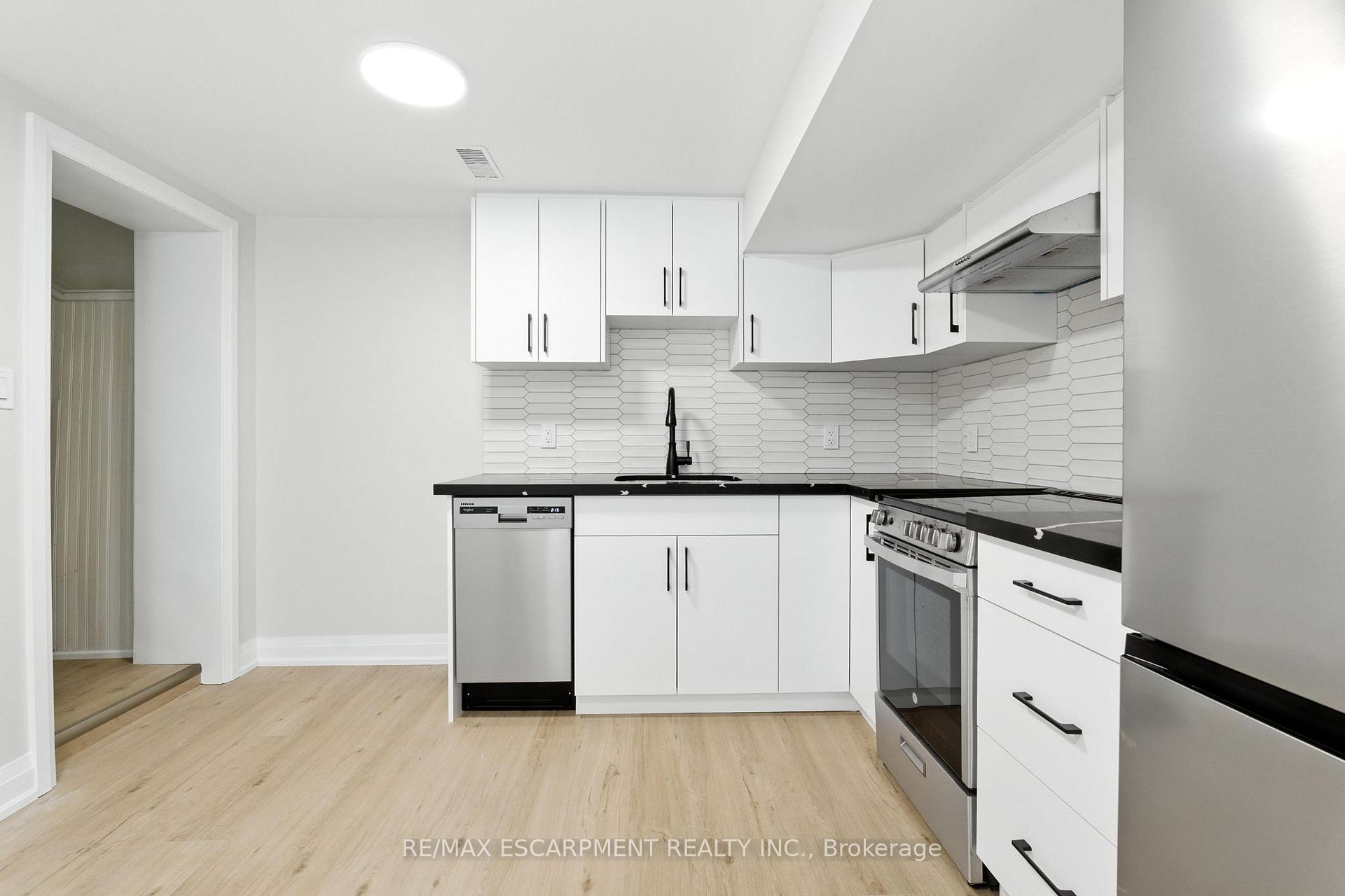 Photo 40 of 929 Upper Ottawa Street, Hamilton, Berrisfield — HOMEH