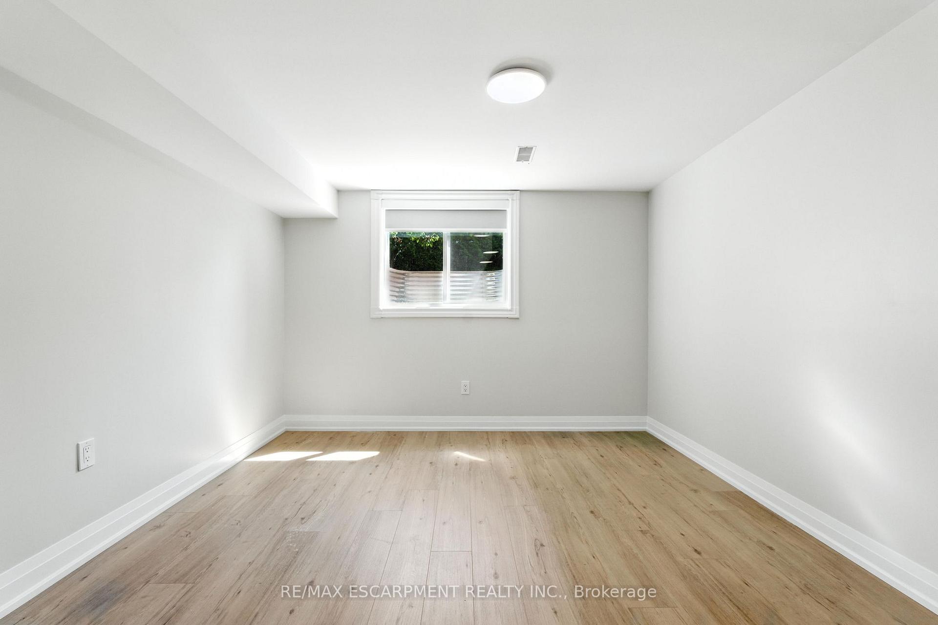 Photo 42 of 929 Upper Ottawa Street, Hamilton, Berrisfield — HOMEH