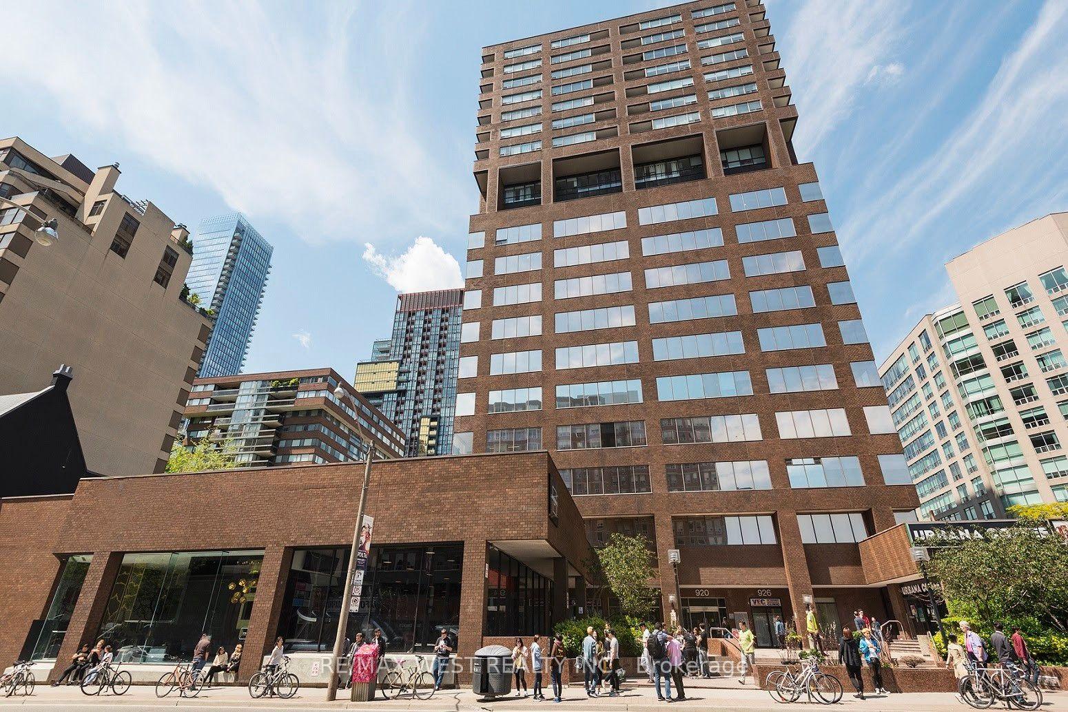 Front of Unit 1206, 914 Yonge Street