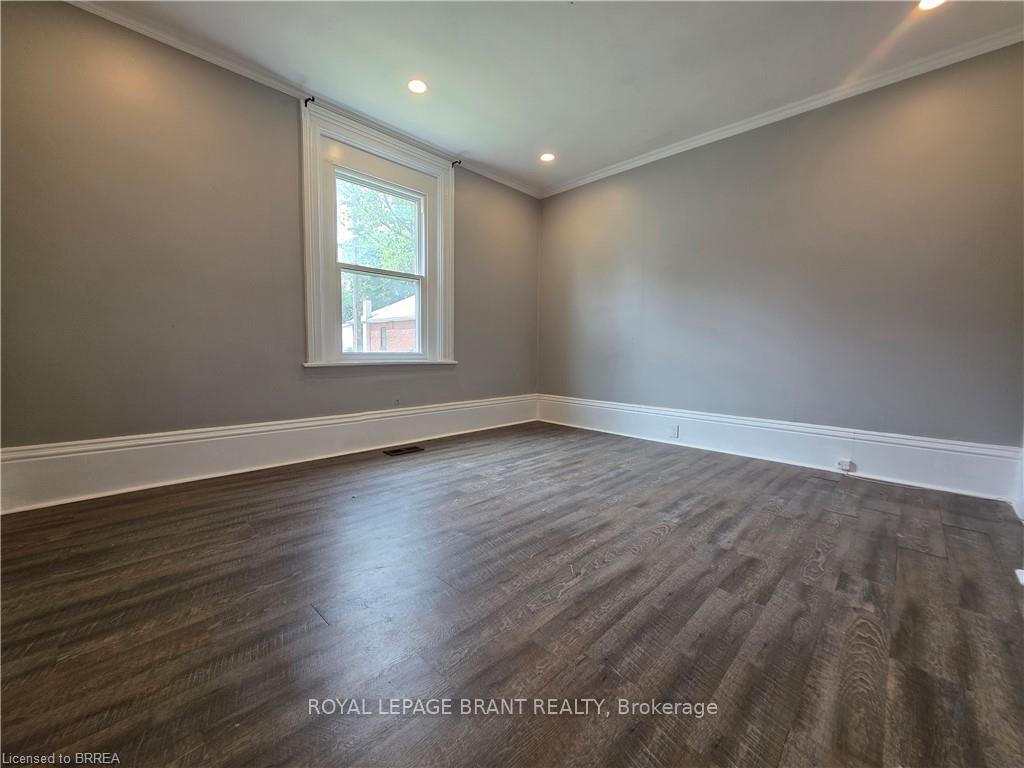 Photo 5 of 109 Sydenham Street, Brantford, North Ward — HOMEH