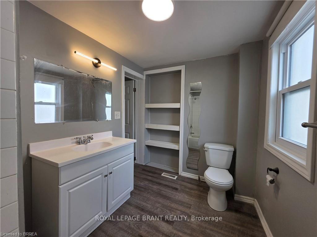 Photo 11 of 109 Sydenham Street, Brantford, North Ward — HOMEH