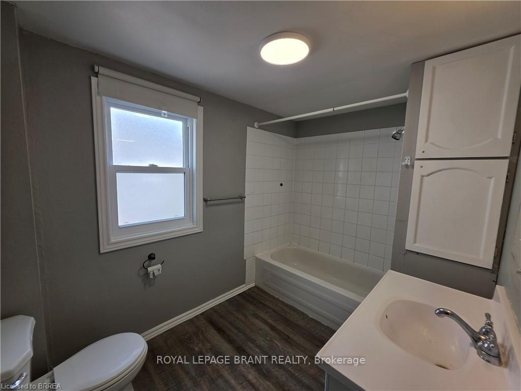 Photo 12 of 109 Sydenham Street, Brantford, North Ward — HOMEH