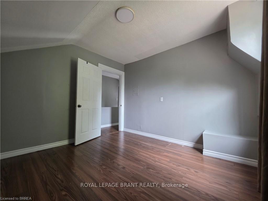 Photo 15 of 109 Sydenham Street, Brantford, North Ward — HOMEH