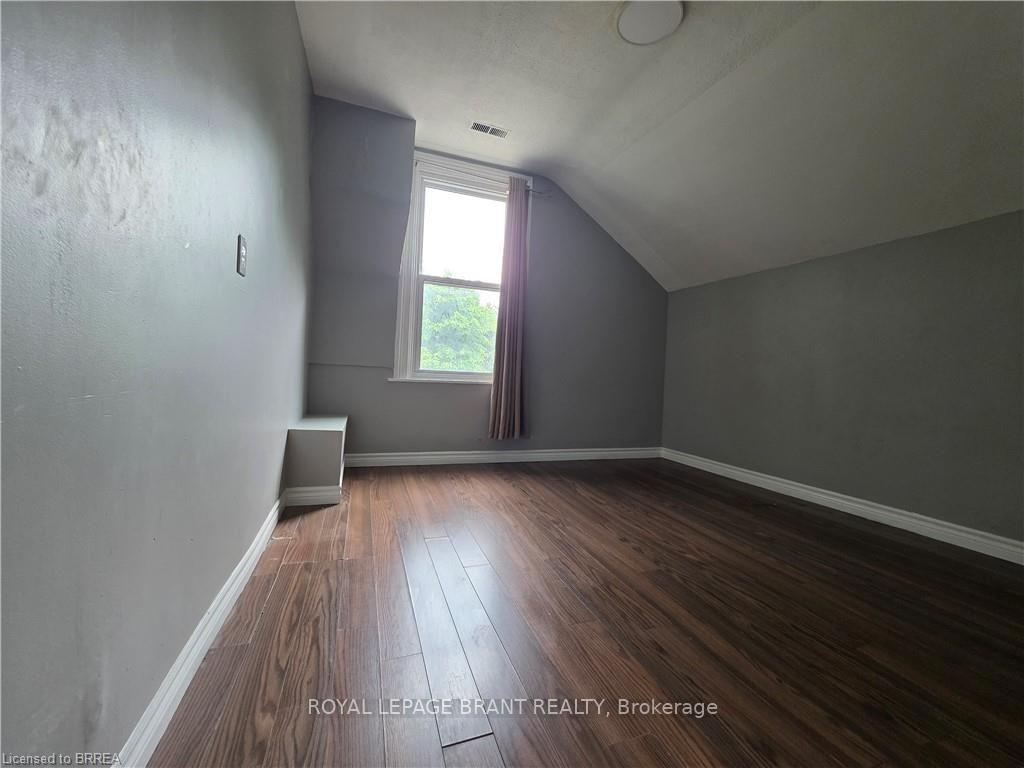 Photo 16 of 109 Sydenham Street, Brantford, North Ward — HOMEH