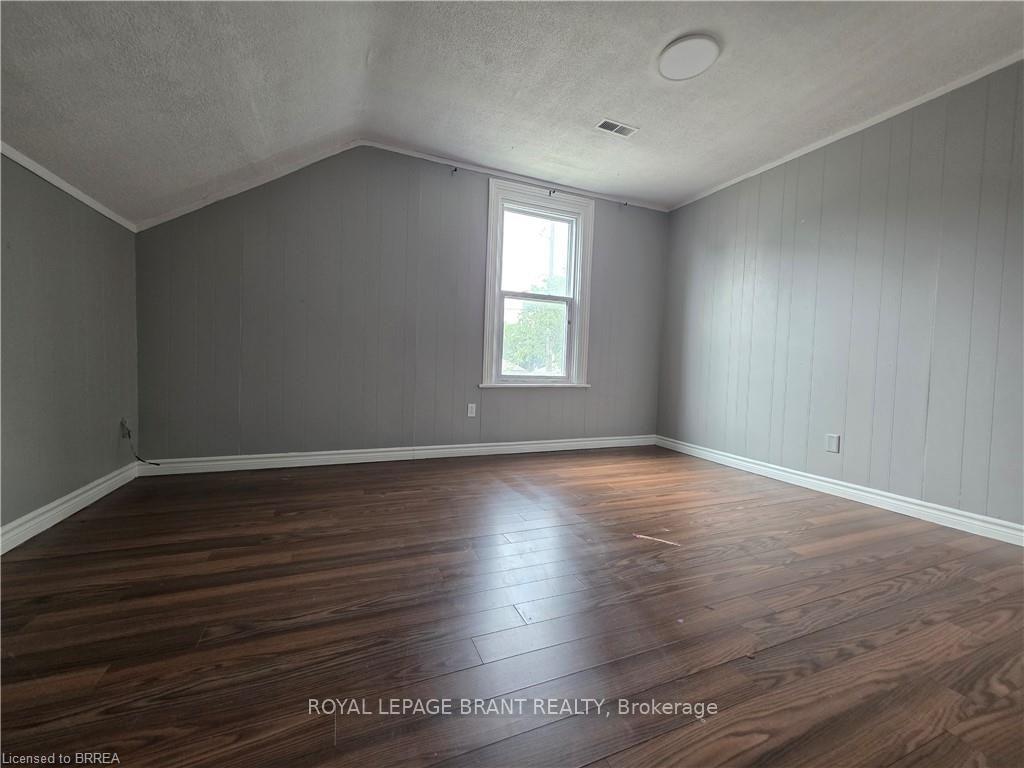Photo 17 of 109 Sydenham Street, Brantford, North Ward — HOMEH