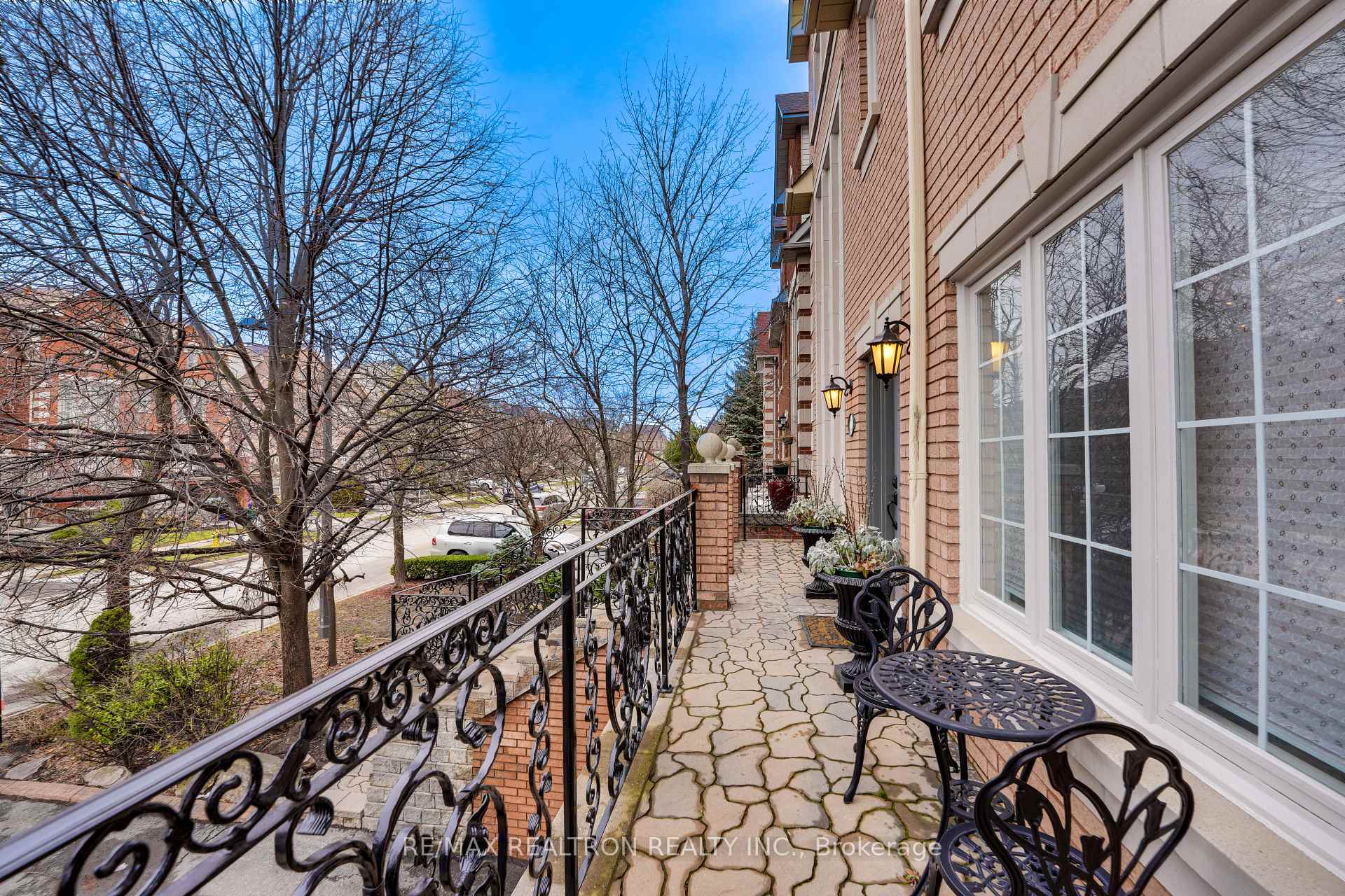 Photo 3 of 117 Theodore Place, Vaughan, Crestwood-Springfarm-Yorkhill — HOMEH