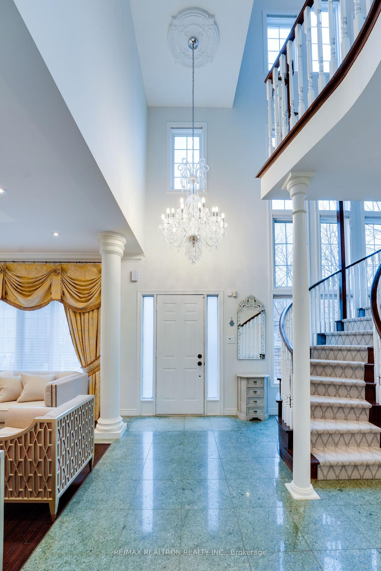 Photo 6 of 117 Theodore Place, Vaughan, Crestwood-Springfarm-Yorkhill — HOMEH