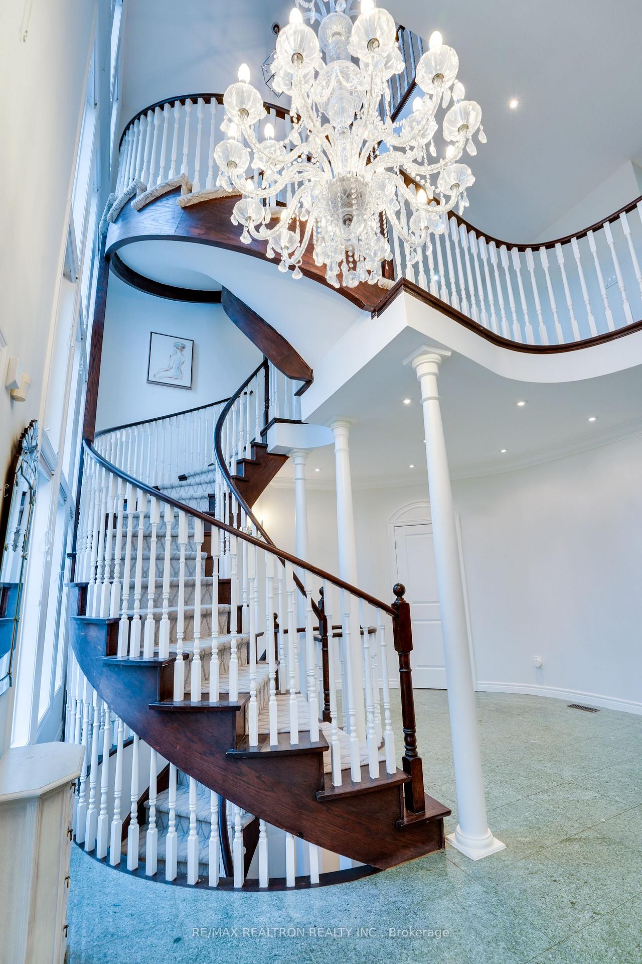 Photo 9 of 117 Theodore Place, Vaughan, Crestwood-Springfarm-Yorkhill — HOMEH