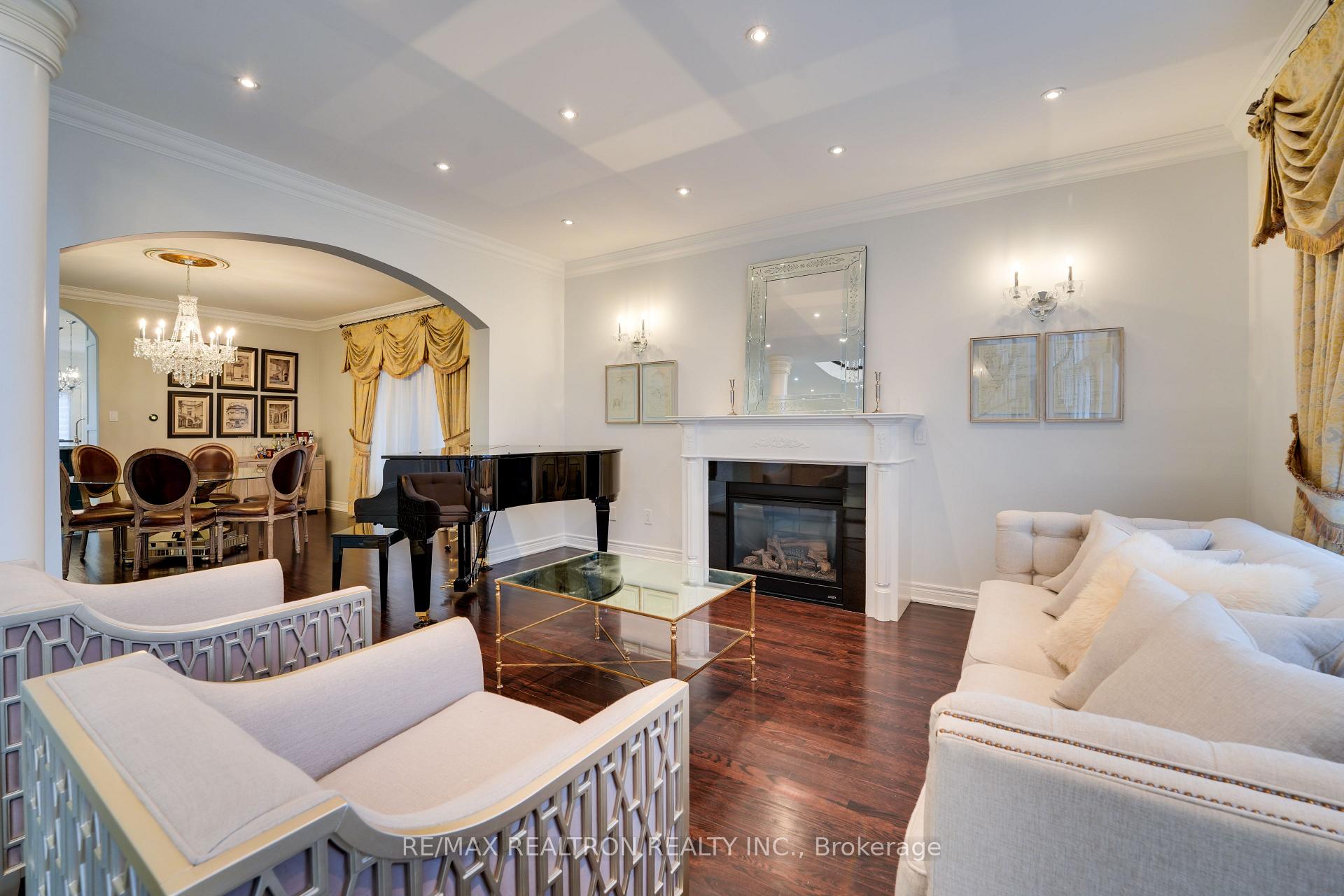 Photo 13 of 117 Theodore Place, Vaughan, Crestwood-Springfarm-Yorkhill — HOMEH