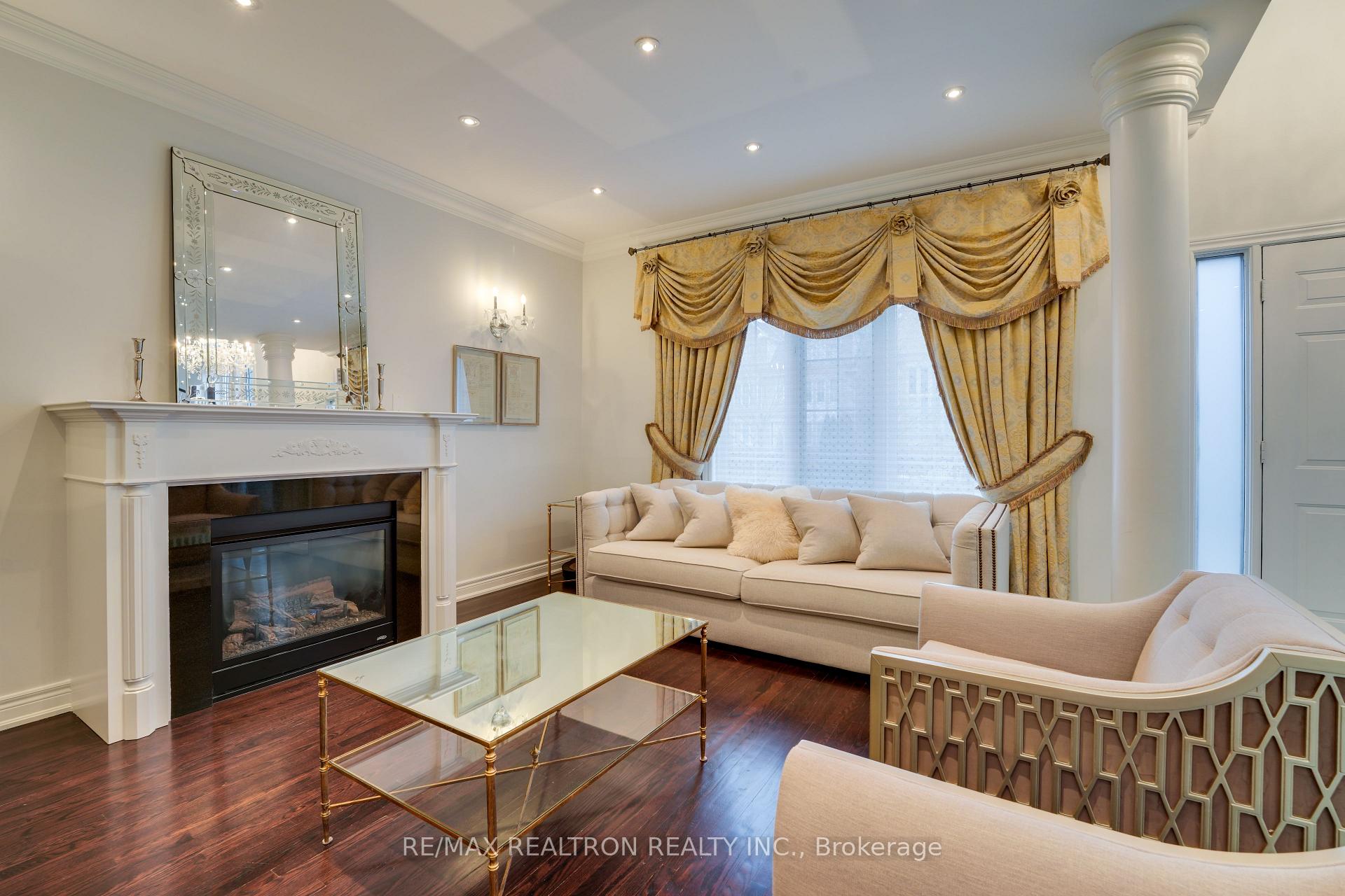 Photo 15 of 117 Theodore Place, Vaughan, Crestwood-Springfarm-Yorkhill — HOMEH