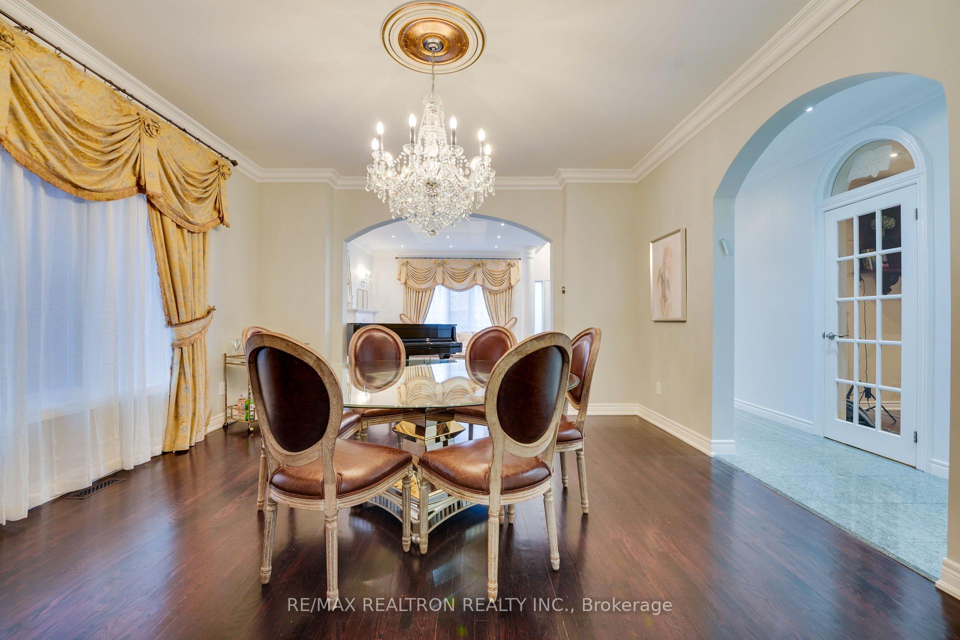Photo 18 of 117 Theodore Place, Vaughan, Crestwood-Springfarm-Yorkhill — HOMEH