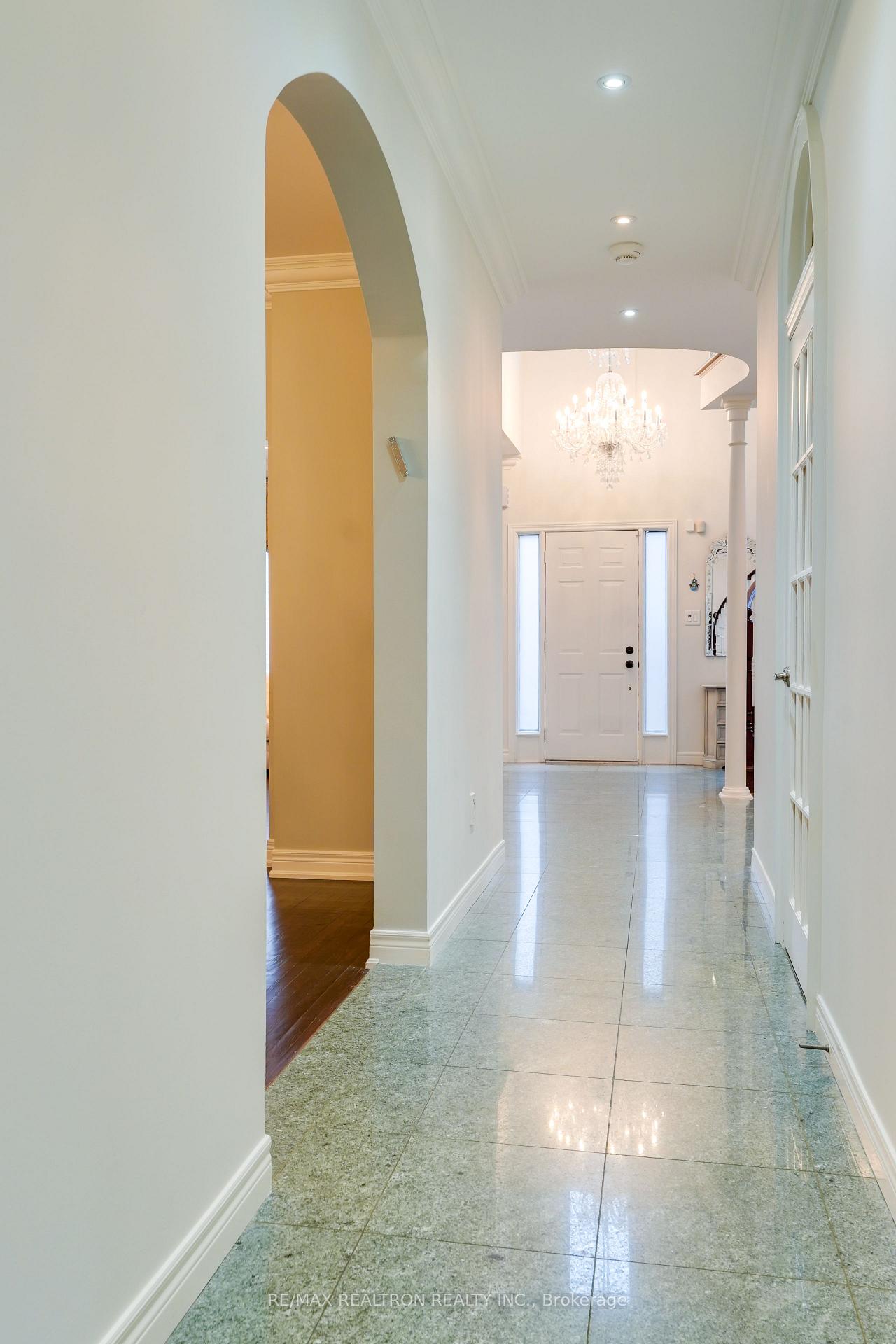 Photo 19 of 117 Theodore Place, Vaughan, Crestwood-Springfarm-Yorkhill — HOMEH