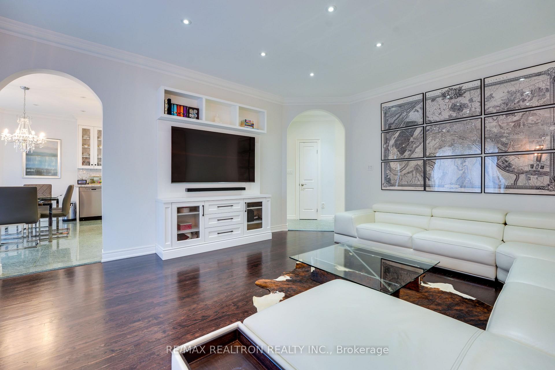 Photo 23 of 117 Theodore Place, Vaughan, Crestwood-Springfarm-Yorkhill — HOMEH