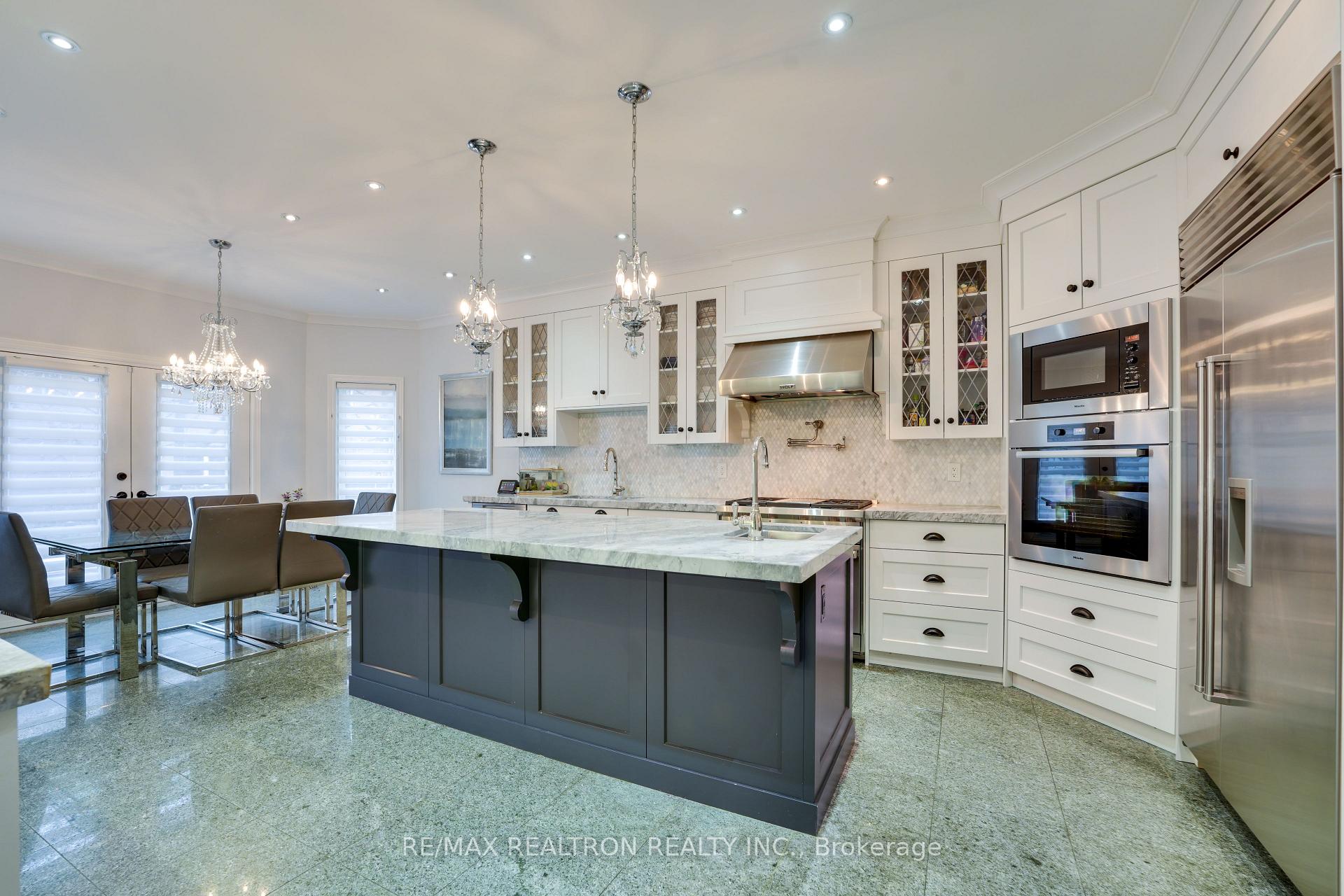 Photo 24 of 117 Theodore Place, Vaughan, Crestwood-Springfarm-Yorkhill — HOMEH