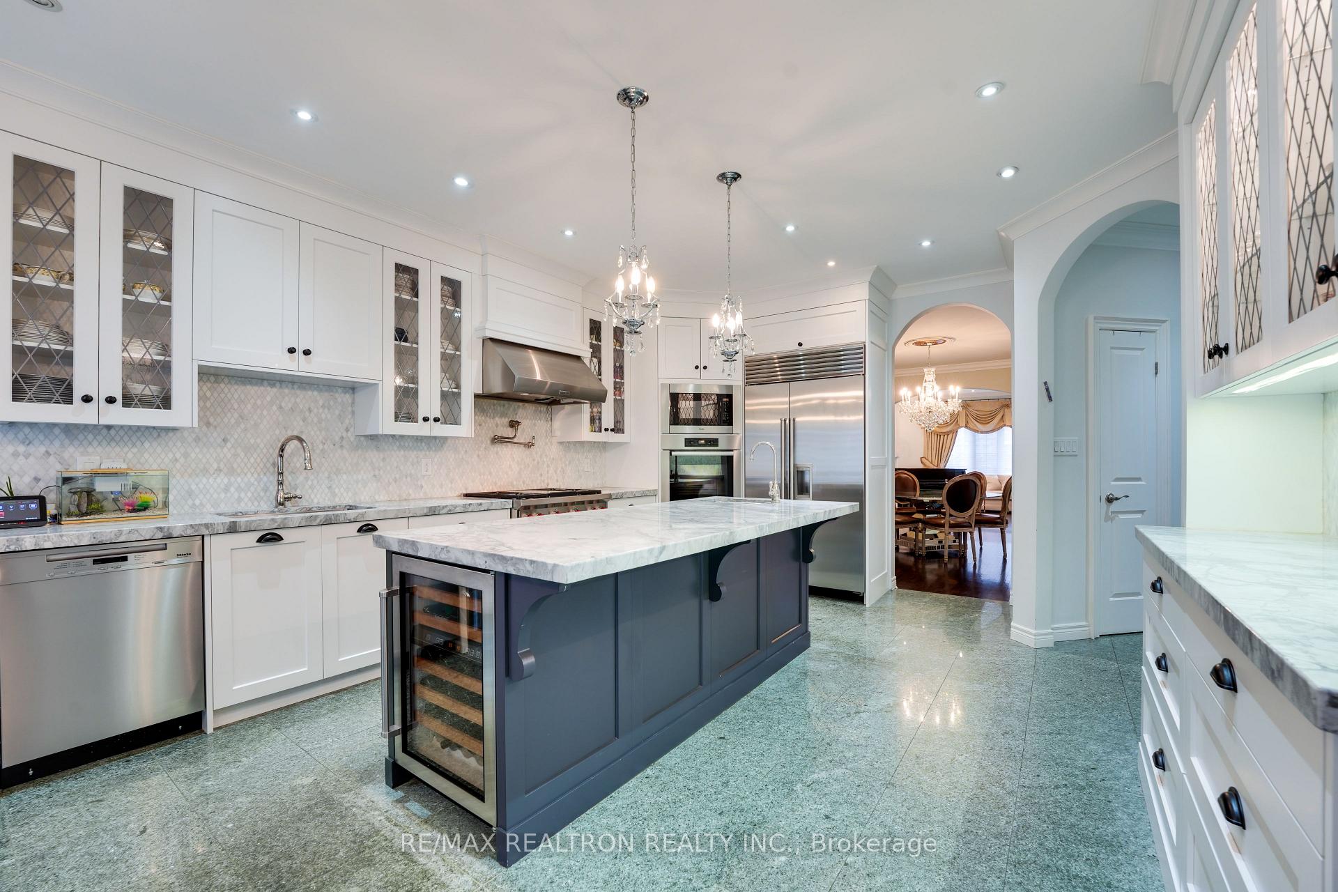 Photo 25 of 117 Theodore Place, Vaughan, Crestwood-Springfarm-Yorkhill — HOMEH