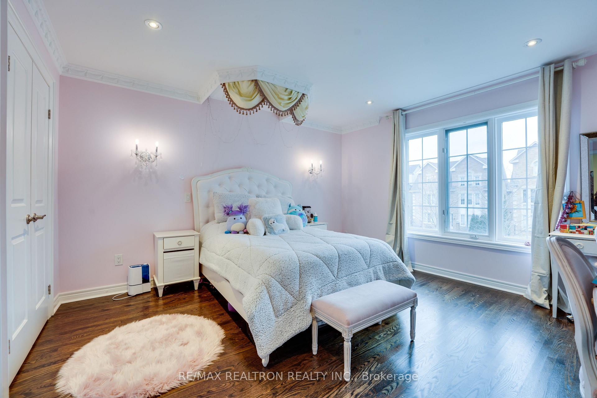 Photo 38 of 117 Theodore Place, Vaughan, Crestwood-Springfarm-Yorkhill — HOMEH