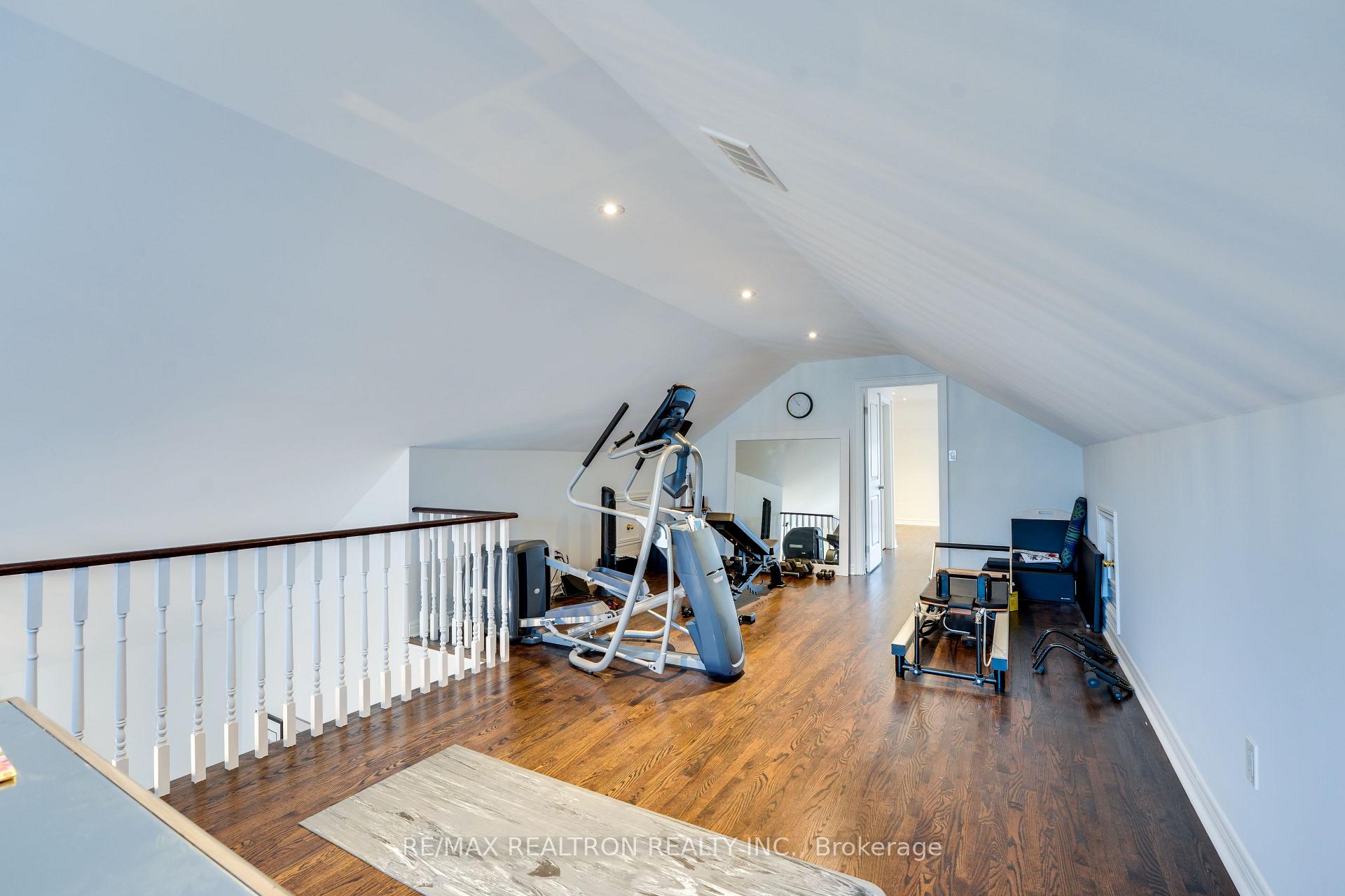 Photo 39 of 117 Theodore Place, Vaughan, Crestwood-Springfarm-Yorkhill — HOMEH
