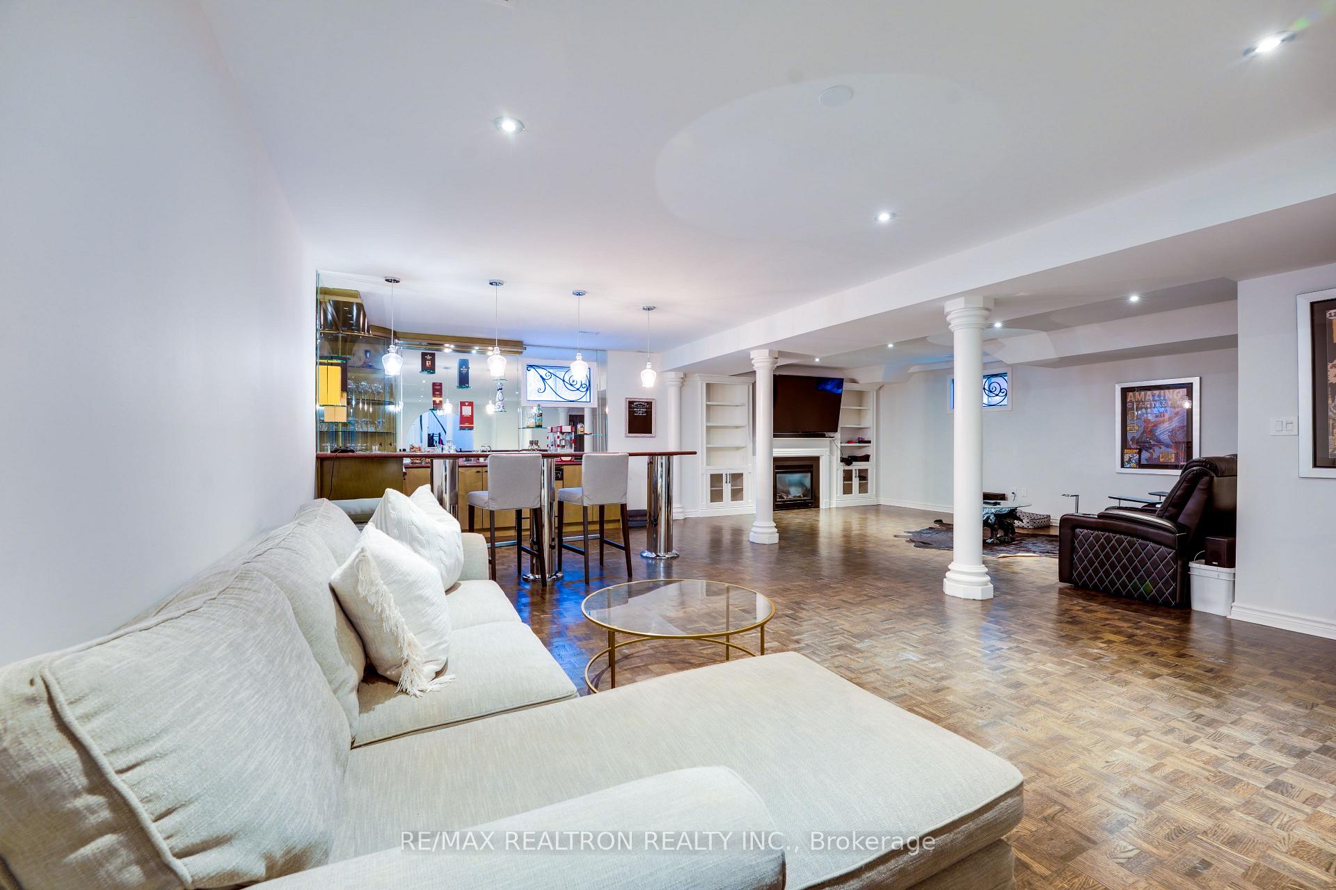 Photo 41 of 117 Theodore Place, Vaughan, Crestwood-Springfarm-Yorkhill — HOMEH