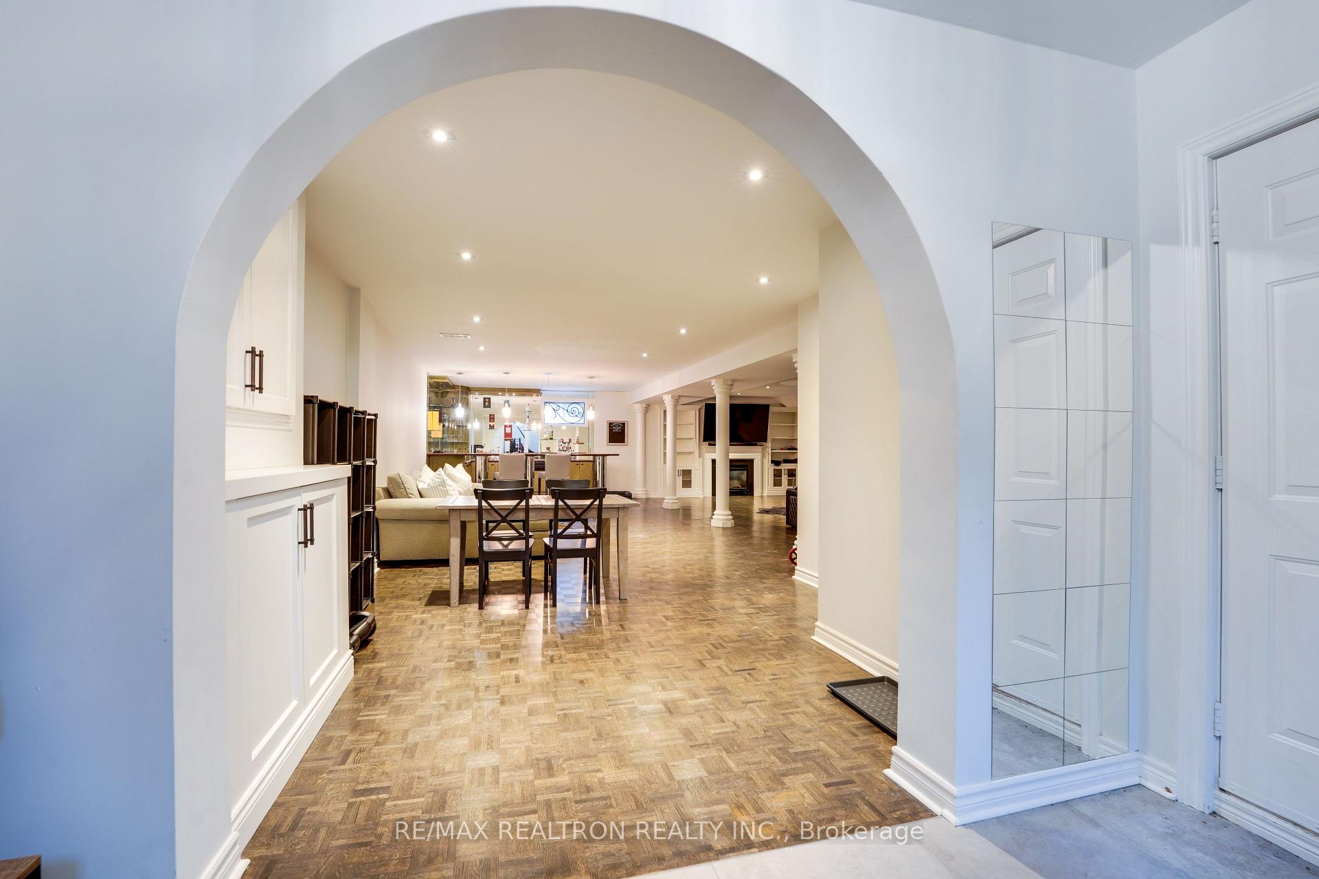 Photo 42 of 117 Theodore Place, Vaughan, Crestwood-Springfarm-Yorkhill — HOMEH