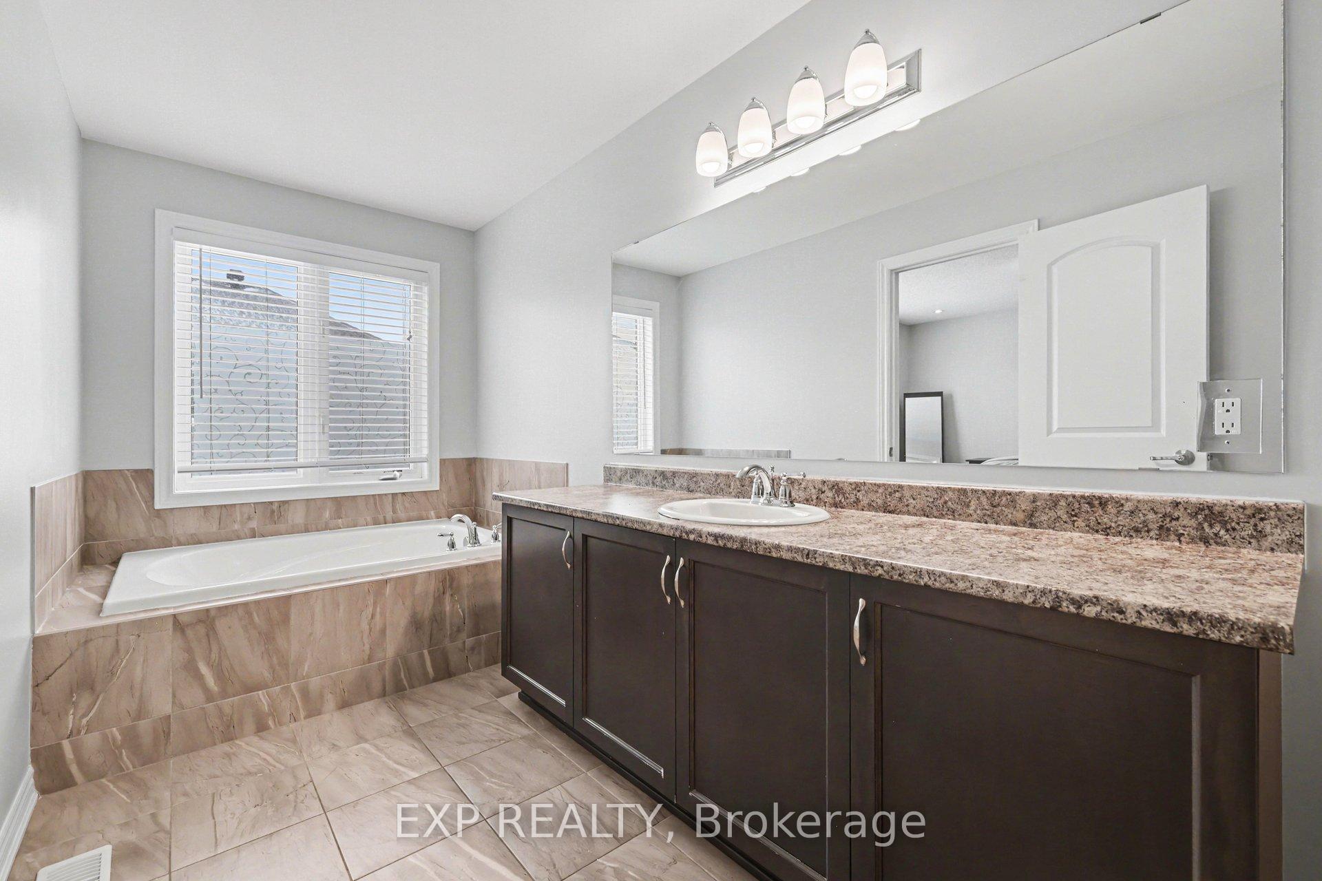 Photo 31 of 73 Bristling Crescent, Ottawa, Barrhaven - Half Moon Bay — HOMEH